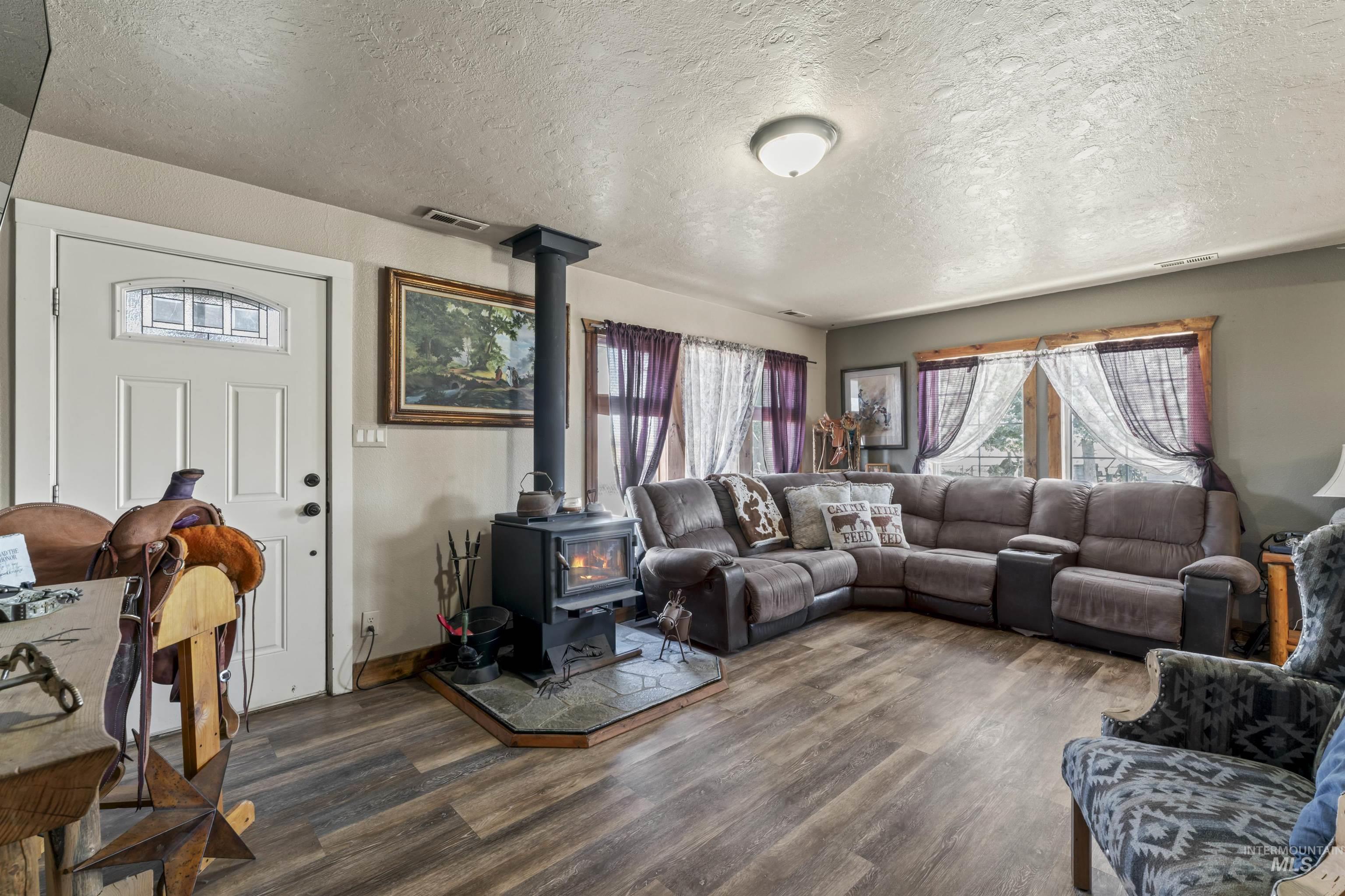 9221 Brill Road, Emmett, Idaho 83617, 3 Bedrooms, 2 Bathrooms, Residential For Sale, Price $775,000, 98925685