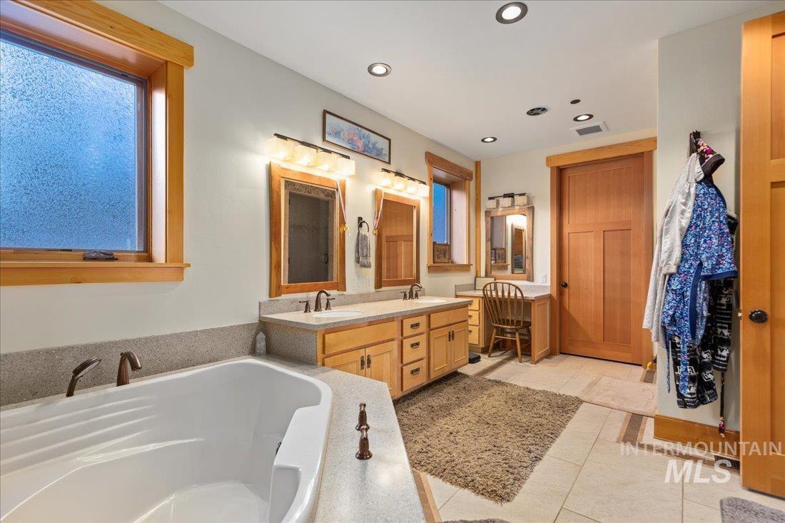 62924 Wolf Creek Ln, North Powder, Oregon 97867, 5 Bedrooms, 4 Bathrooms, Farm & Ranch For Sale, Price $4,700,000, 98925704