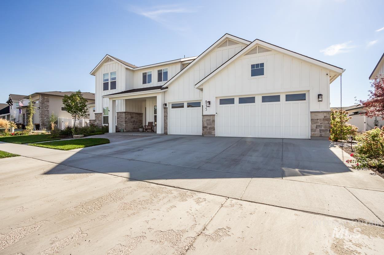 8175 W Sparks Lake Dr, Boise, Idaho 83714, 5 Bedrooms, 4.5 Bathrooms, Residential For Sale, Price $1,275,000,MLS 98925739