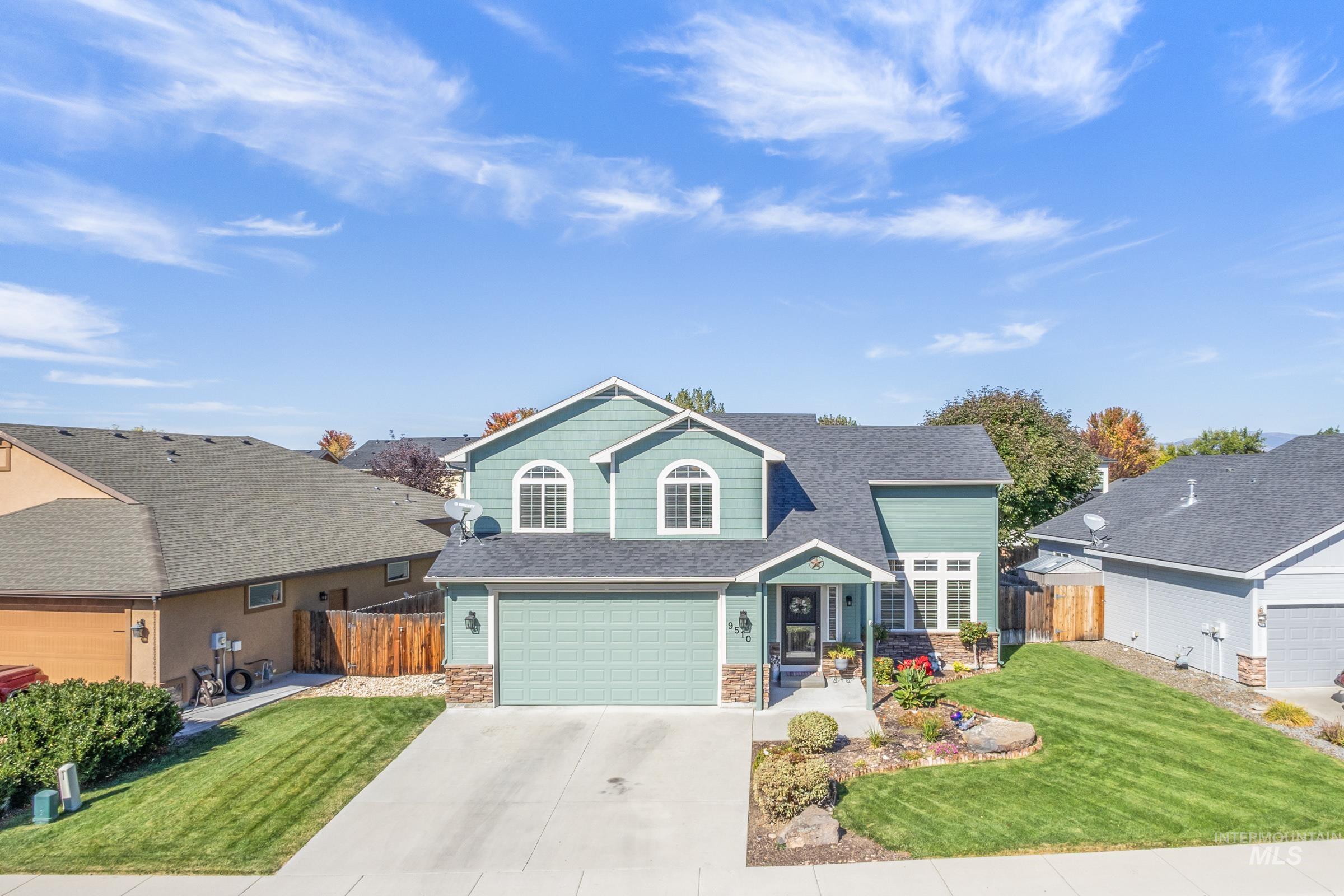 9510 W Harness Dr, Boise, Idaho 83709, 3 Bedrooms, 2.5 Bathrooms, Residential For Sale, Price $525,000,MLS 98925955