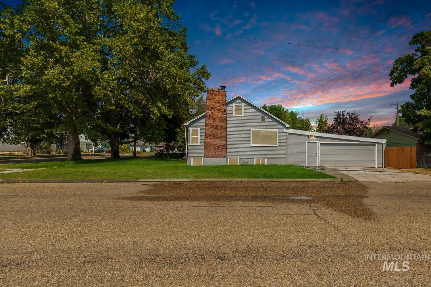 124 S Juniper St., Nampa, Idaho 83686, 3 Bedrooms, 2 Bathrooms, Residential For Sale, Price $379,900,MLS 98926019