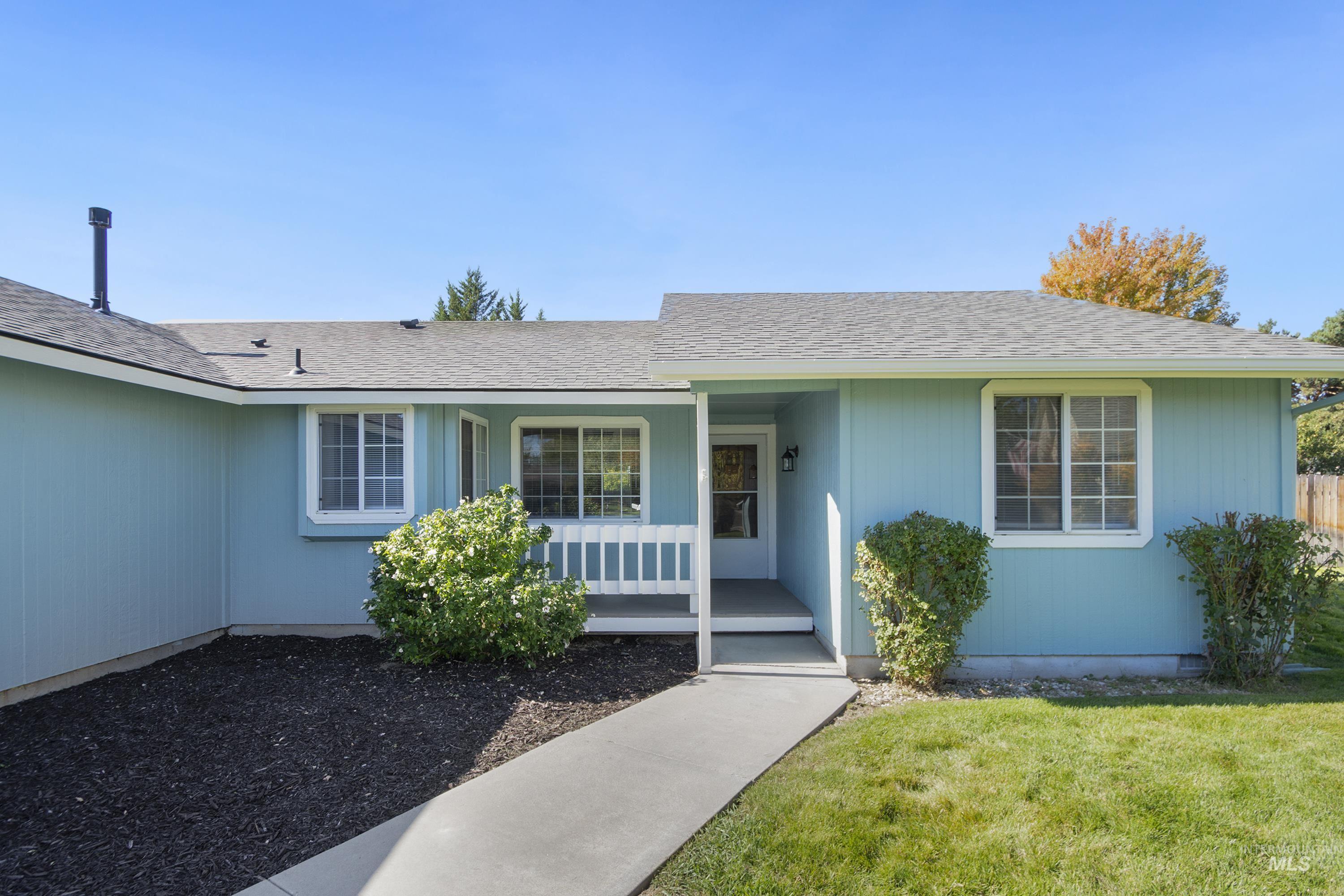 2357 N. Siesta Way, Boise, Idaho 83704, 3 Bedrooms, 2 Bathrooms, Residential For Sale, Price $399,900,MLS 98926120