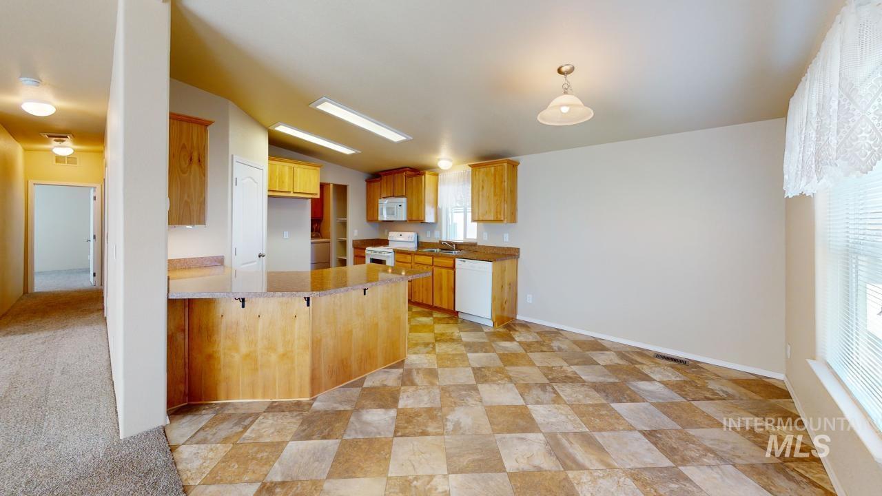 3610 15th St, Lewiston, Idaho 83501, 2 Bedrooms, 2 Bathrooms, Residential For Sale, Price $168,000,MLS 98926164