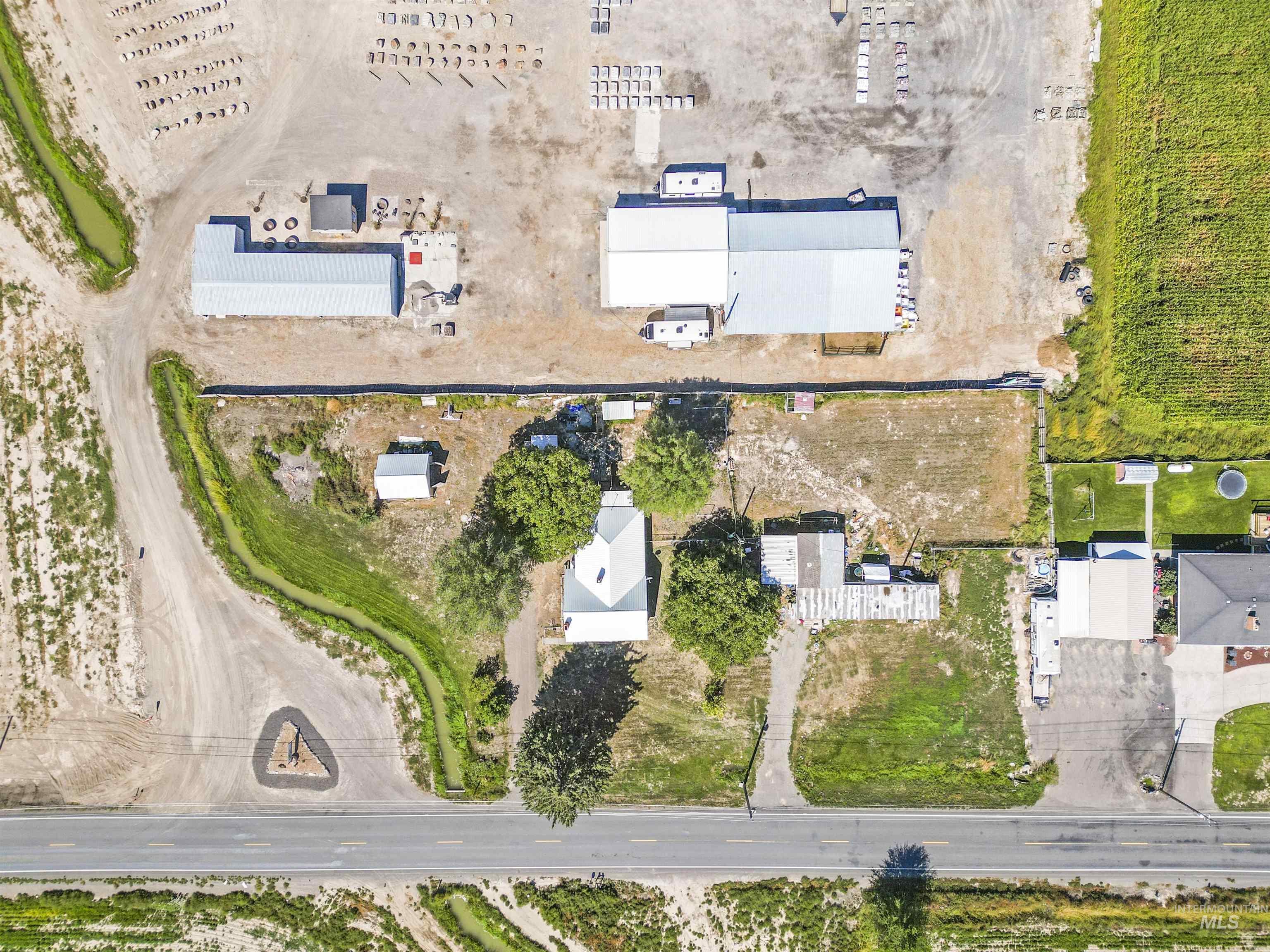 3278 E 3700 N, Kimberly, Idaho 83341, 4 Bedrooms, 1 Bathroom, Residential Income For Sale, Price $475,000, 98926267