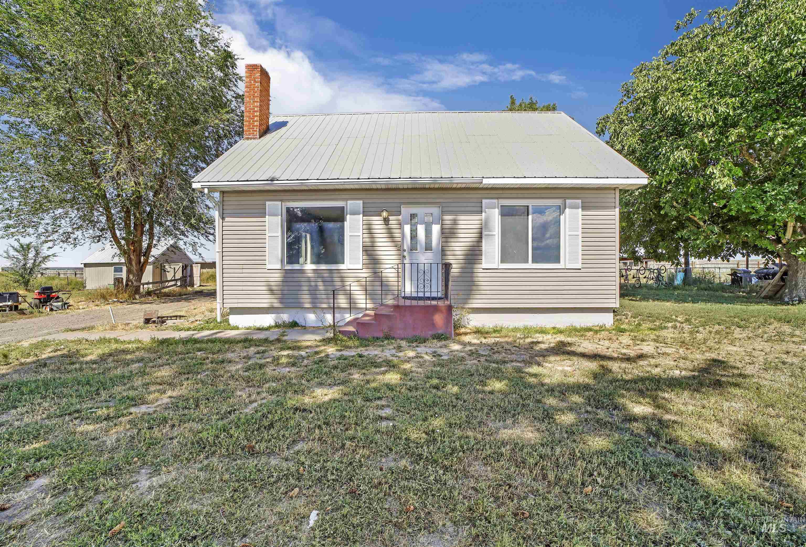 3278 E 3700 N, Kimberly, Idaho 83341, 4 Bedrooms, 1 Bathroom, Residential Income For Sale, Price $475,000, 98926267