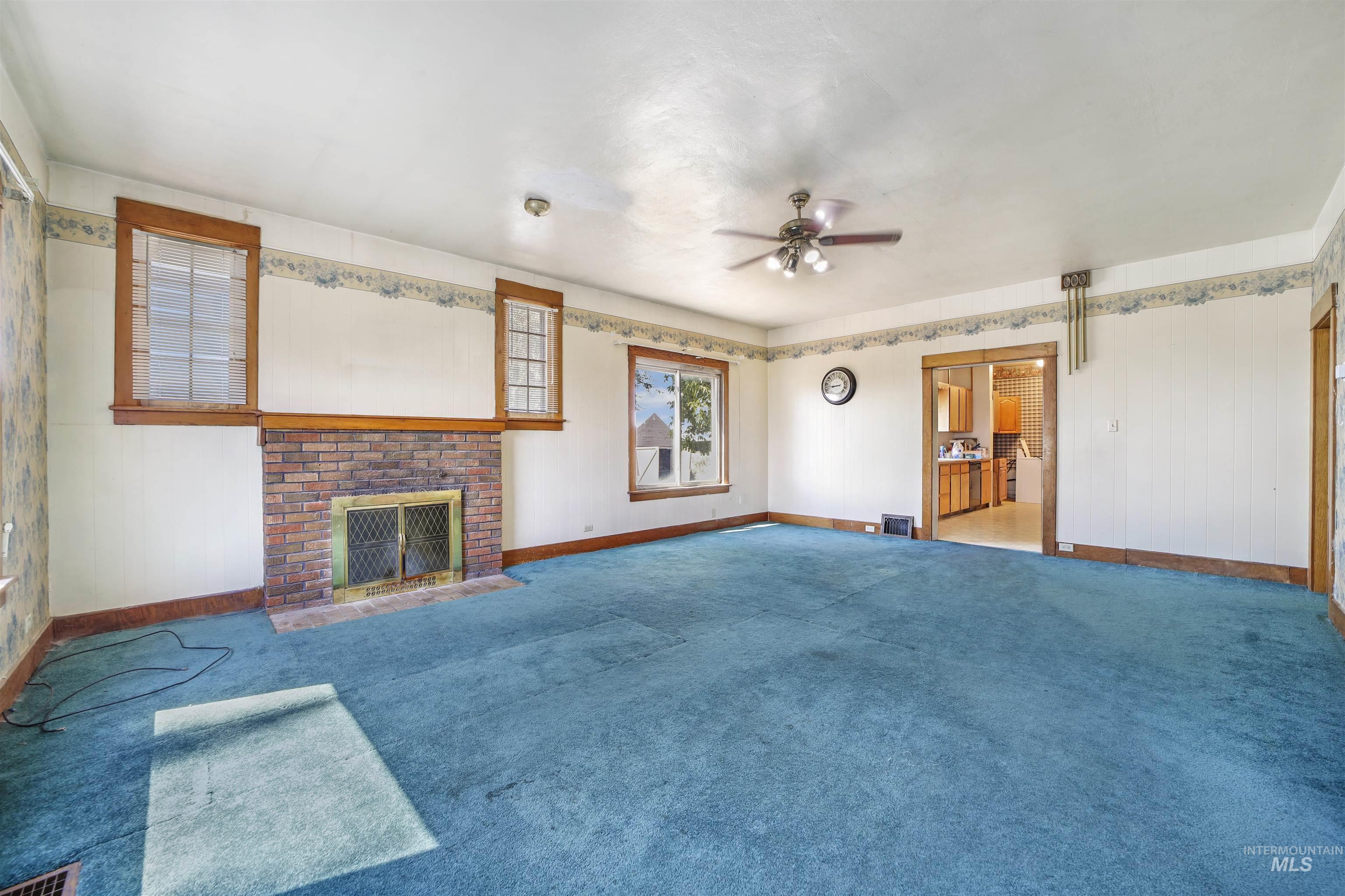 3278 E 3700 N, Kimberly, Idaho 83341, 4 Bedrooms, 1 Bathroom, Residential Income For Sale, Price $475,000, 98926267