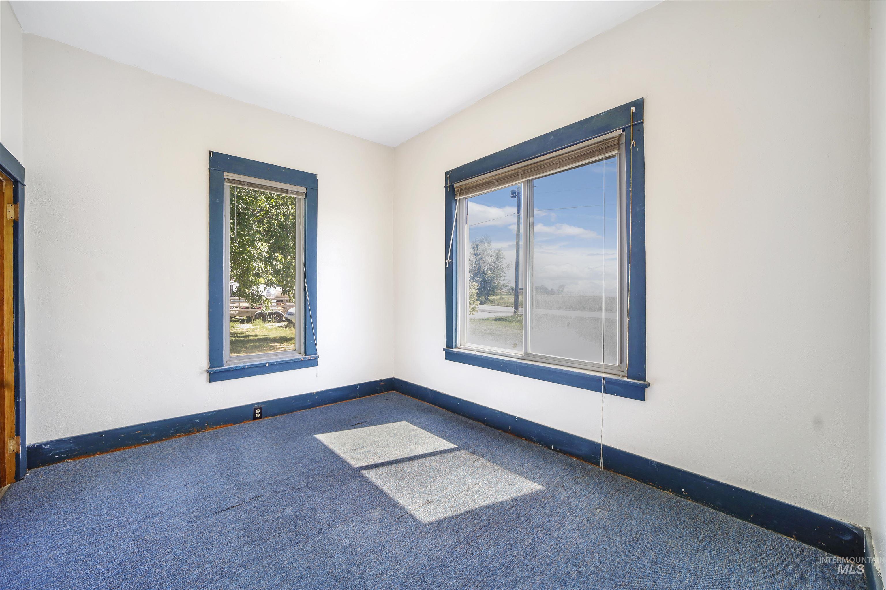 3278 E 3700 N, Kimberly, Idaho 83341, 4 Bedrooms, 1 Bathroom, Residential Income For Sale, Price $475,000, 98926267