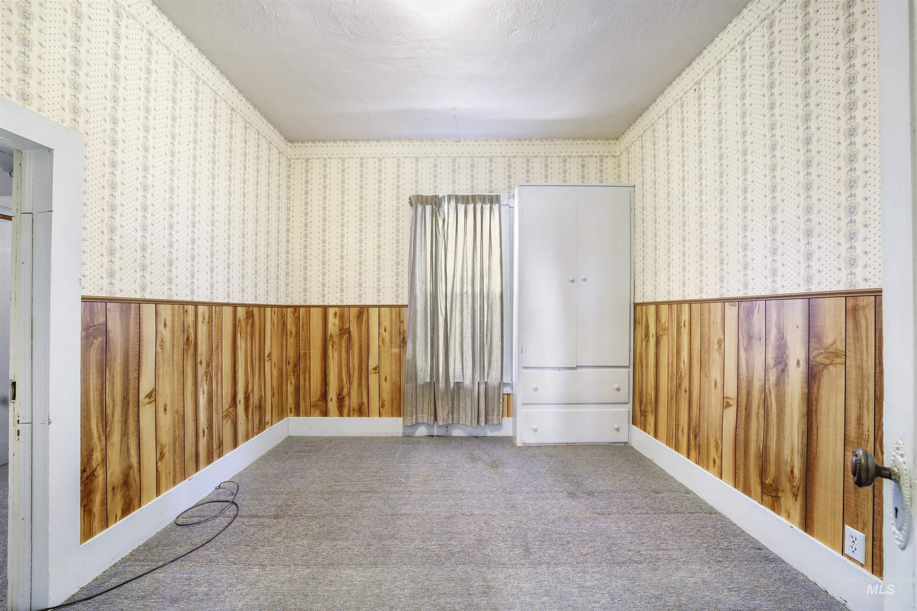 3278 E 3700 N, Kimberly, Idaho 83341, 4 Bedrooms, 1 Bathroom, Residential Income For Sale, Price $475,000, 98926267