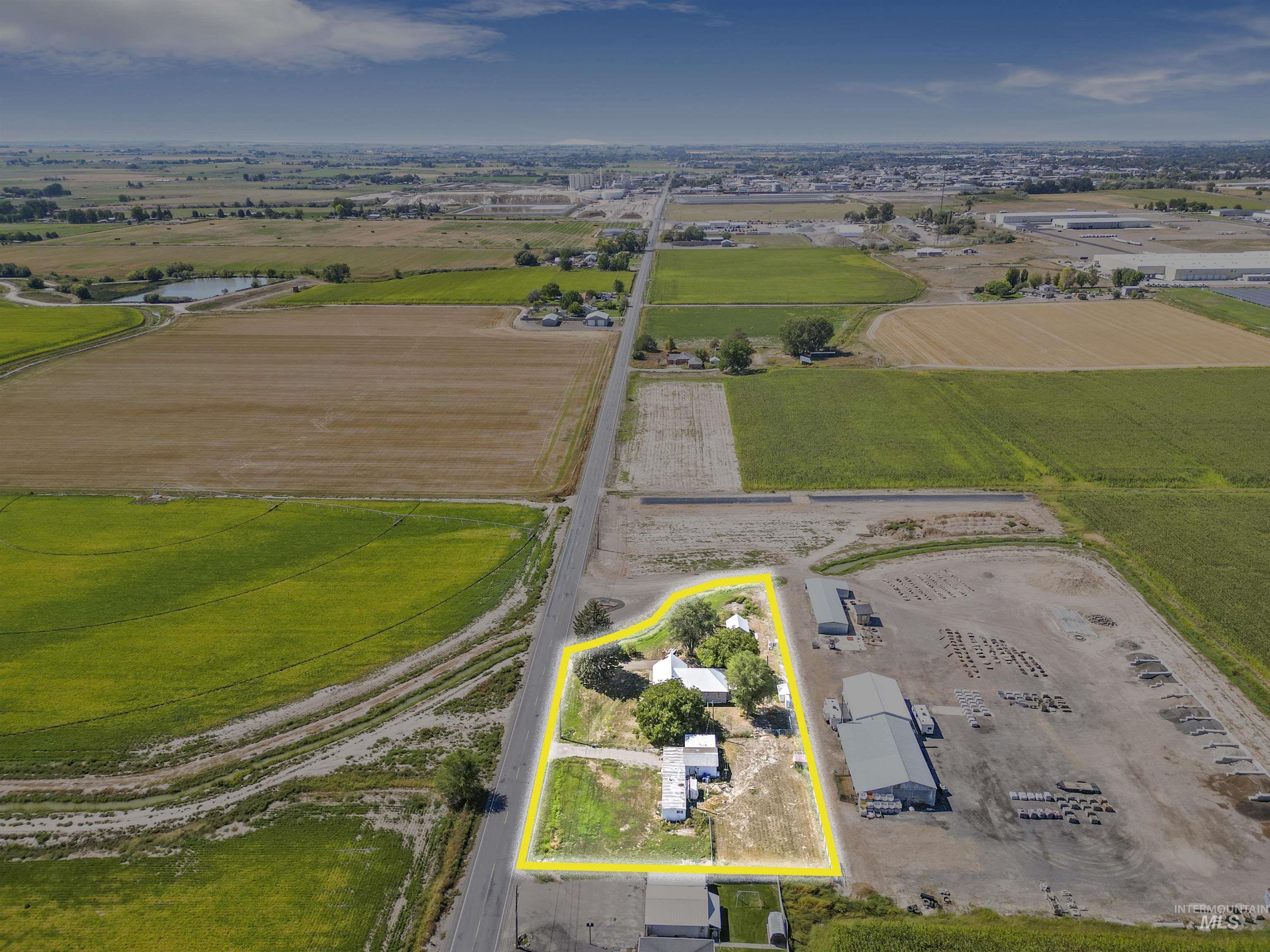 3278 E 3700 N, Kimberly, Idaho 83341, 4 Bedrooms, 1 Bathroom, Residential Income For Sale, Price $475,000, 98926267