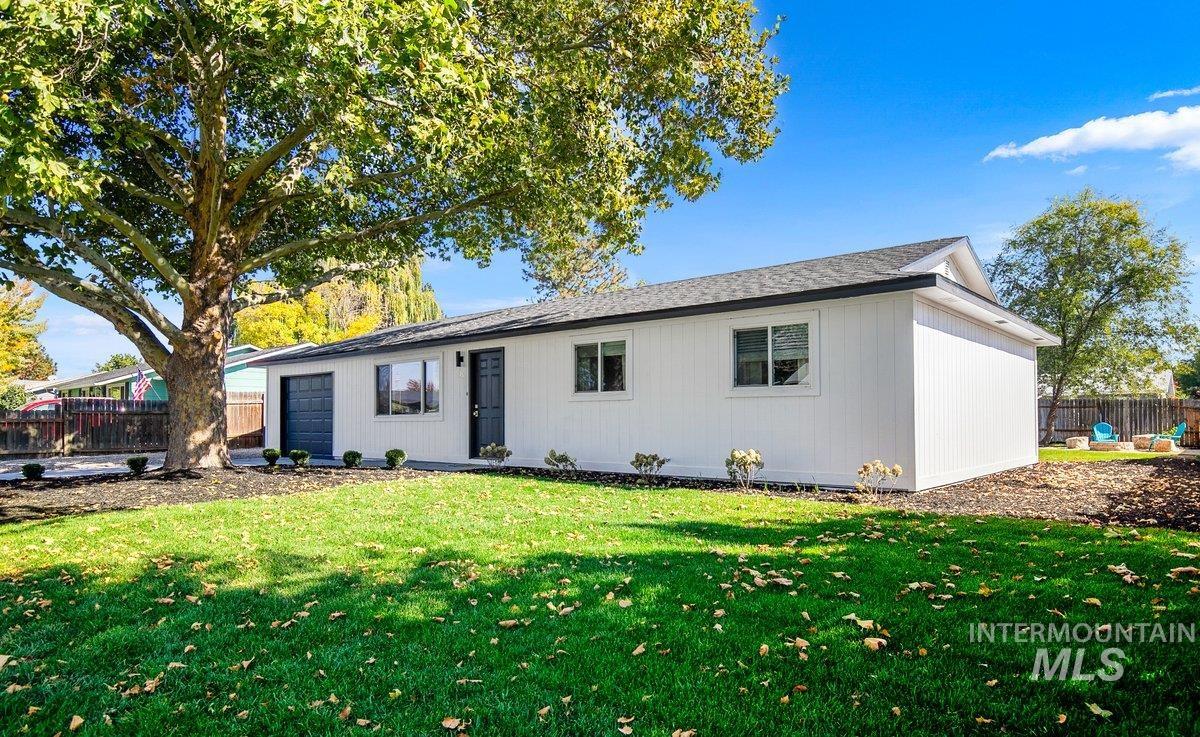 15 Duncan Ave, Middleton, Idaho 83644, 3 Bedrooms, 1 Bathroom, Residential For Sale, Price $346,000,MLS 98926327