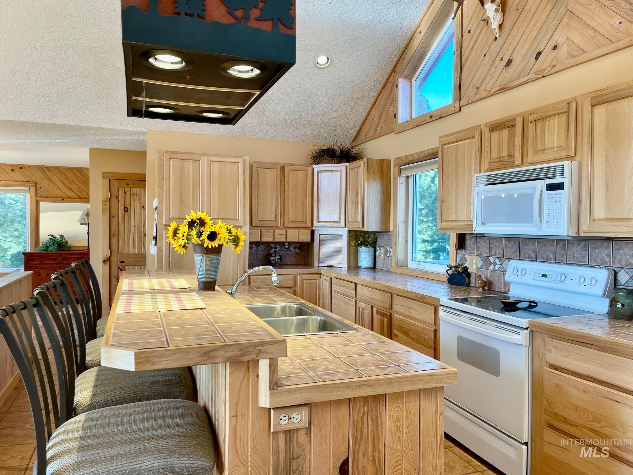 181 Harris Ridge Loop, Kooskia, Idaho 83539, 3 Bedrooms, 3 Bathrooms, Residential For Sale, Price $1,200,000, 98926375