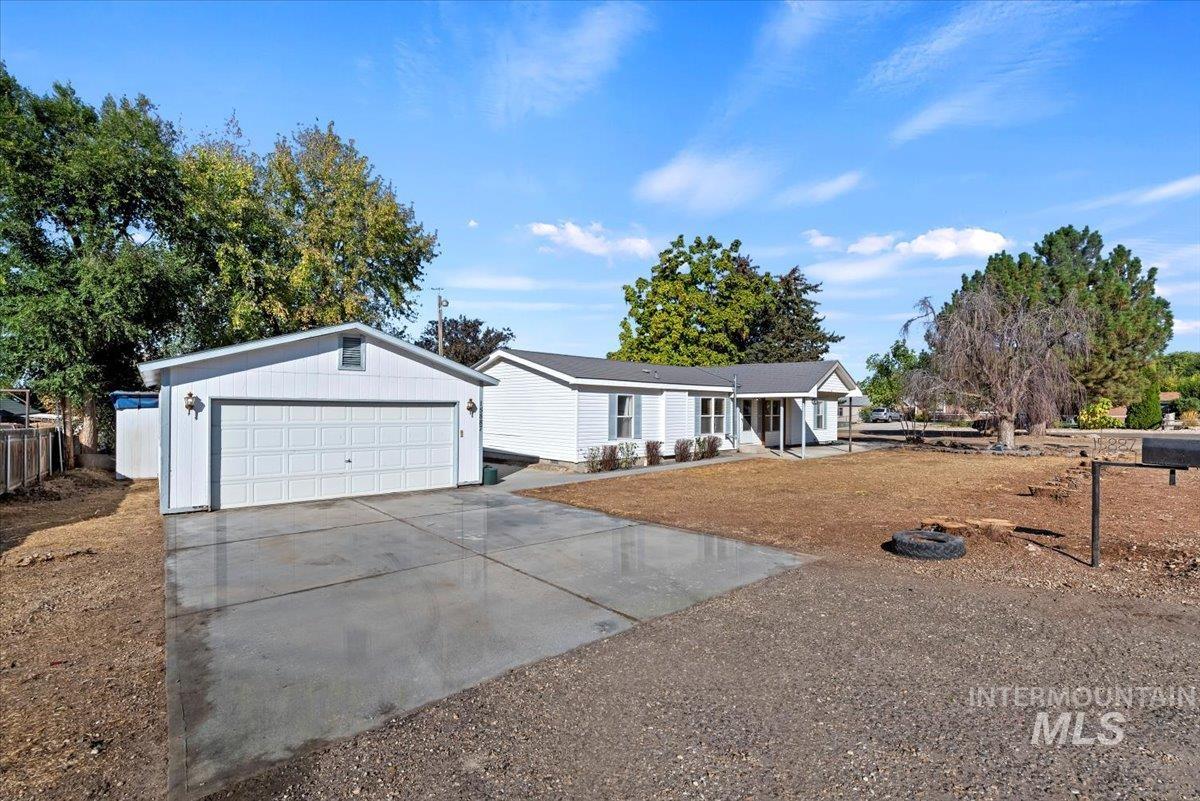 15887 Alverta Ave., Caldwell, Idaho 83607, 3 Bedrooms, 2 Bathrooms, Residential For Sale, Price $329,900,MLS 98926474