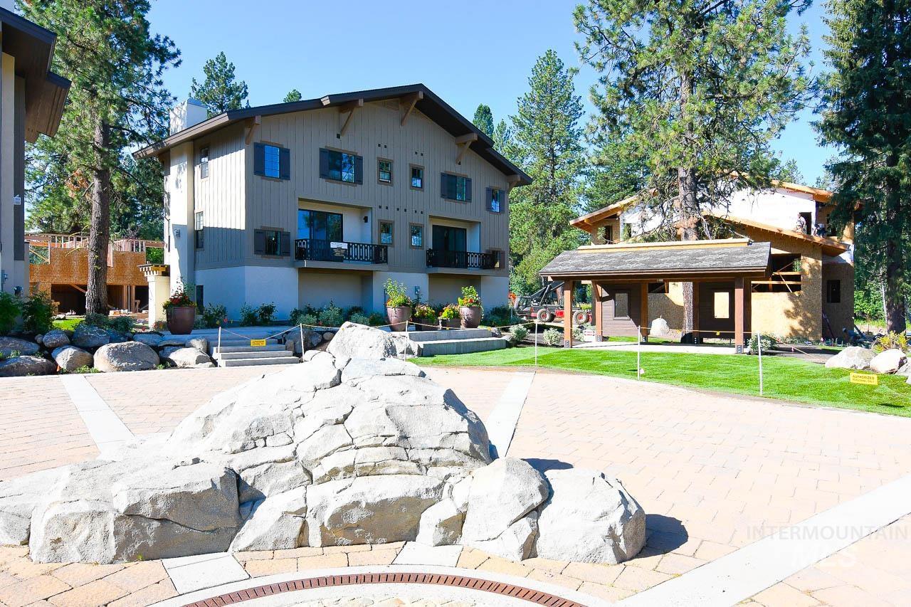 300 Silverpine Drive, McCall, Idaho 83638, 3 Bedrooms, 2.5 Bathrooms, Residential For Sale, Price $939,000,MLS 98926590