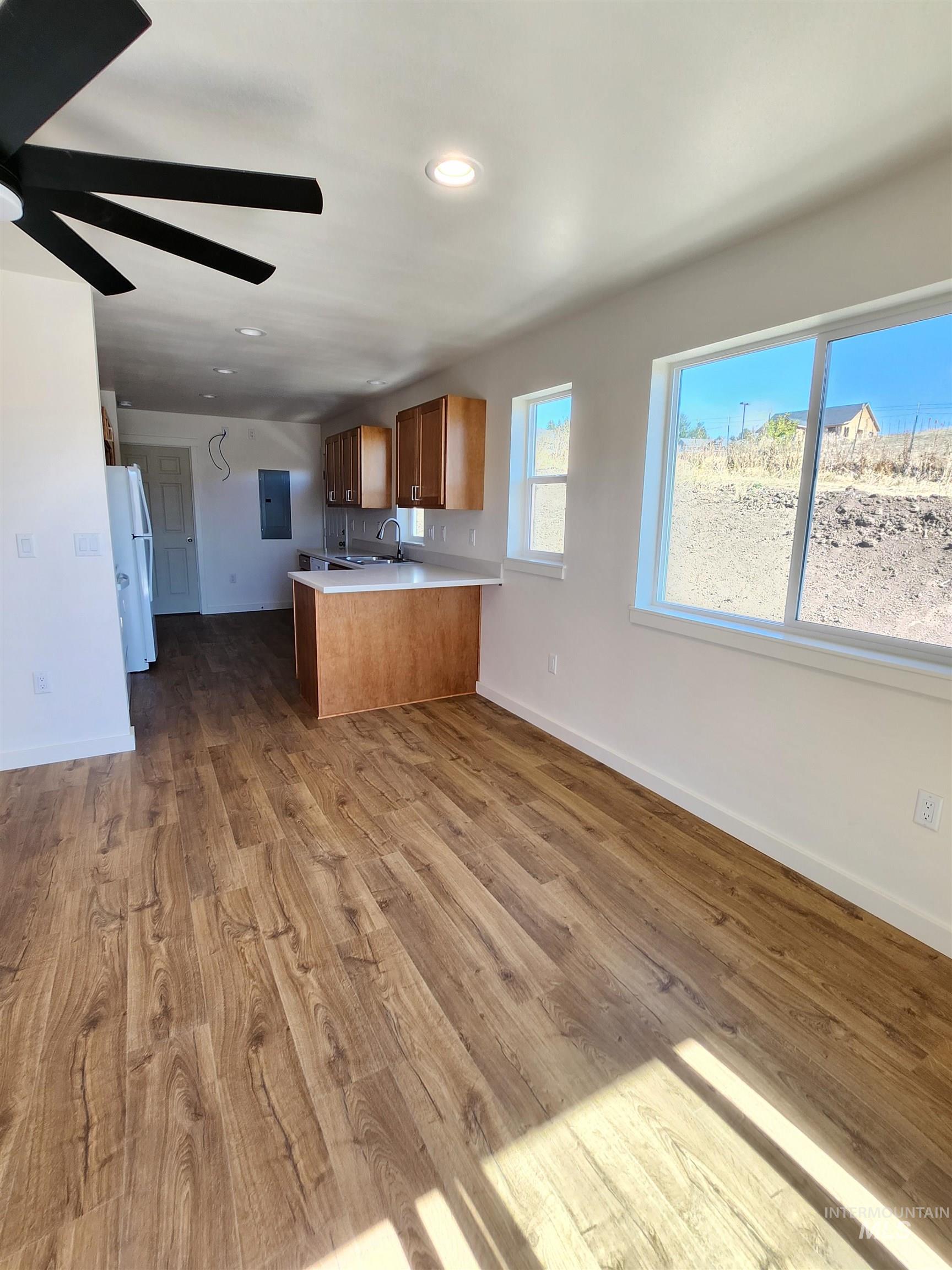 433 Powers Ave, Moscow, Idaho 83843, 2 Bedrooms, 1 Bathroom, Residential For Sale, Price $170,000, 98926608