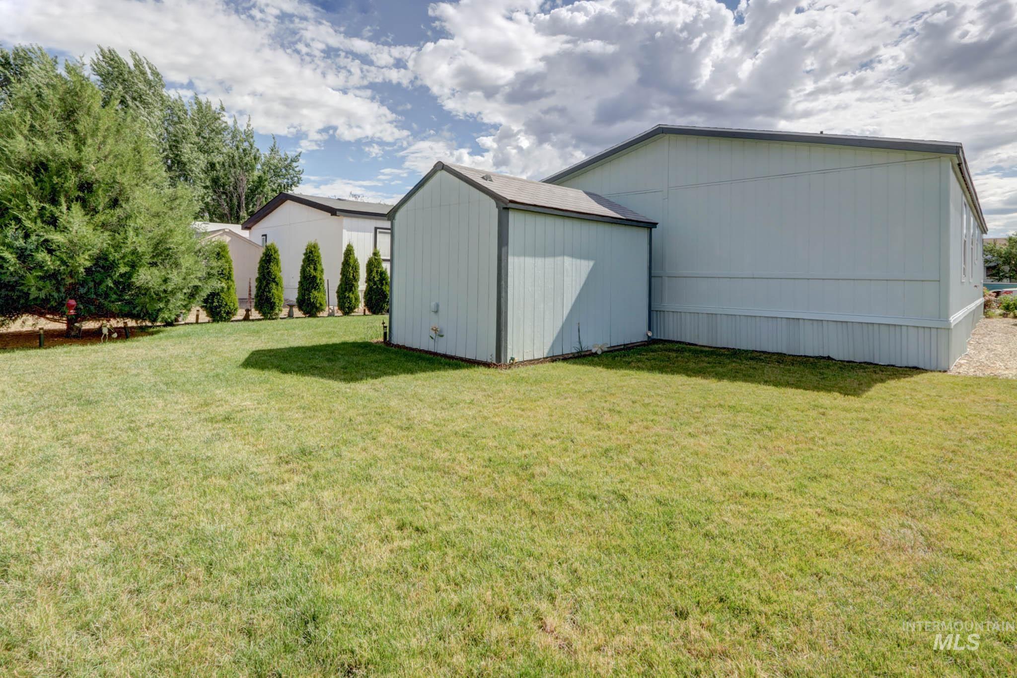 9659 W Woodland Lane, Boise, Idaho 83704, 3 Bedrooms, 2 Bathrooms, Residential For Sale, Price $182,900,MLS 98926658