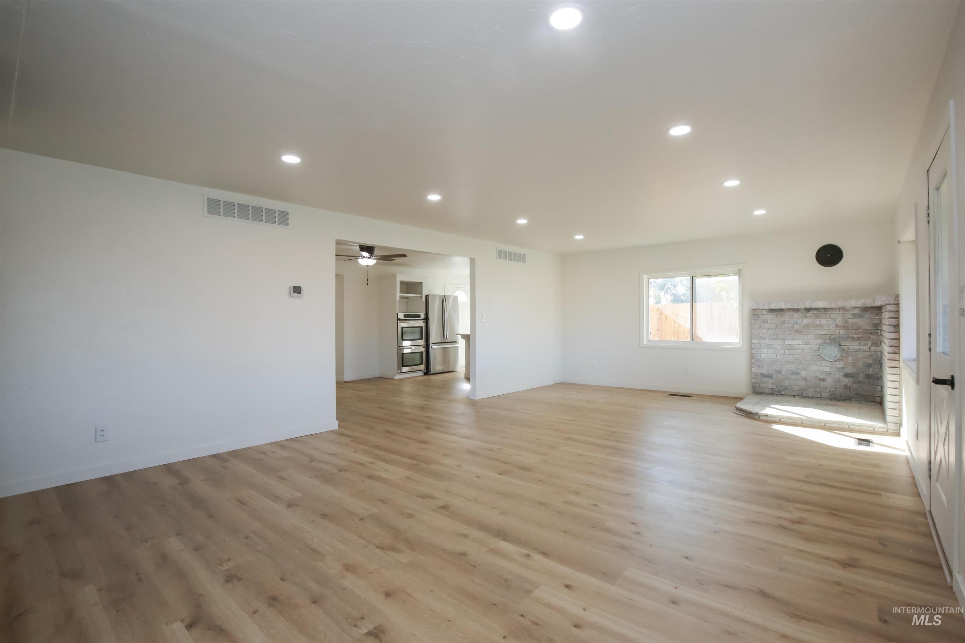 1817 Laurel Drive, Ontario, Oregon 97914, 6 Bedrooms, 5 Bathrooms, Residential For Sale, Price $499,900, 98926673