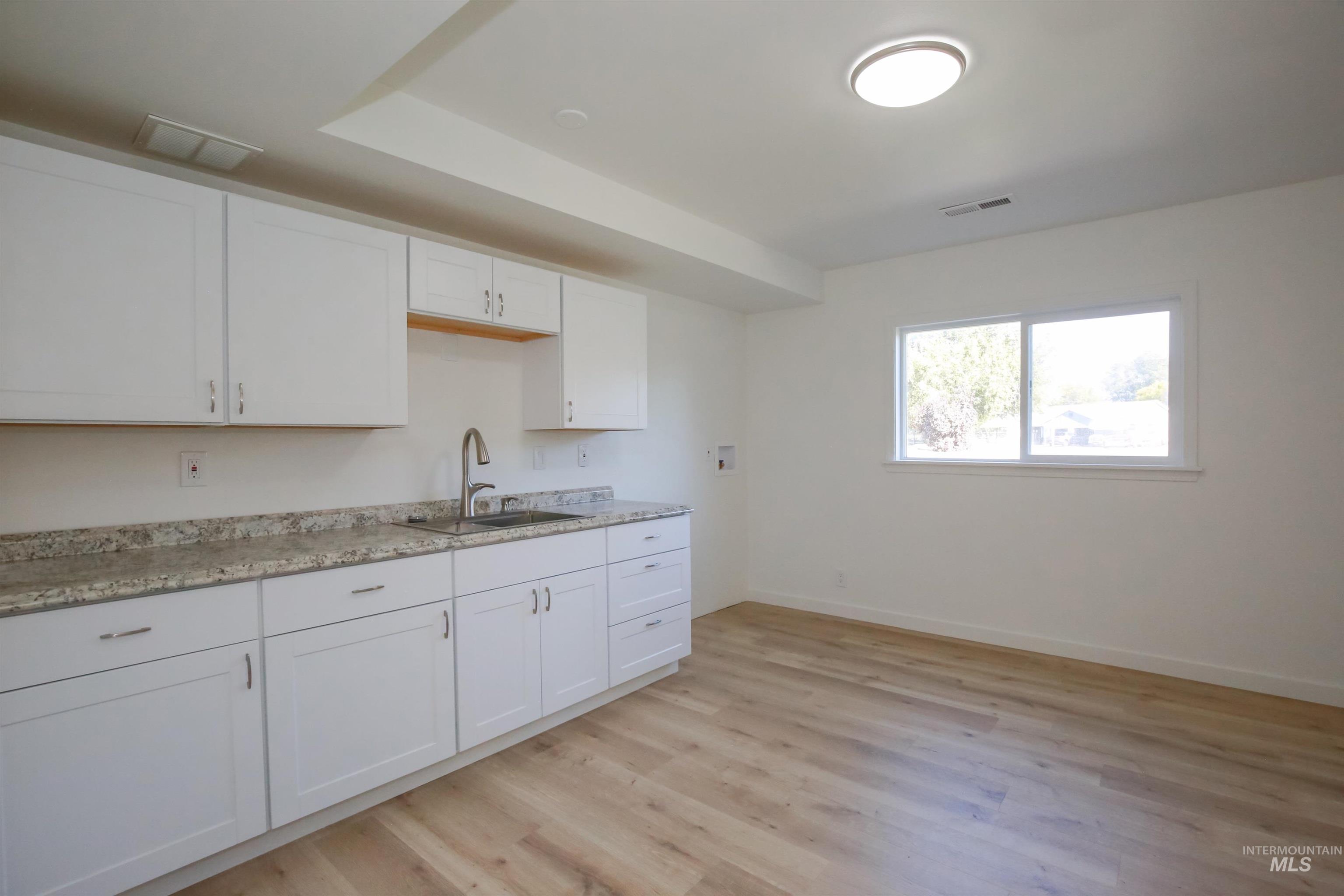 1817 Laurel Drive, Ontario, Oregon 97914, 6 Bedrooms, 5 Bathrooms, Residential For Sale, Price $499,900, 98926673