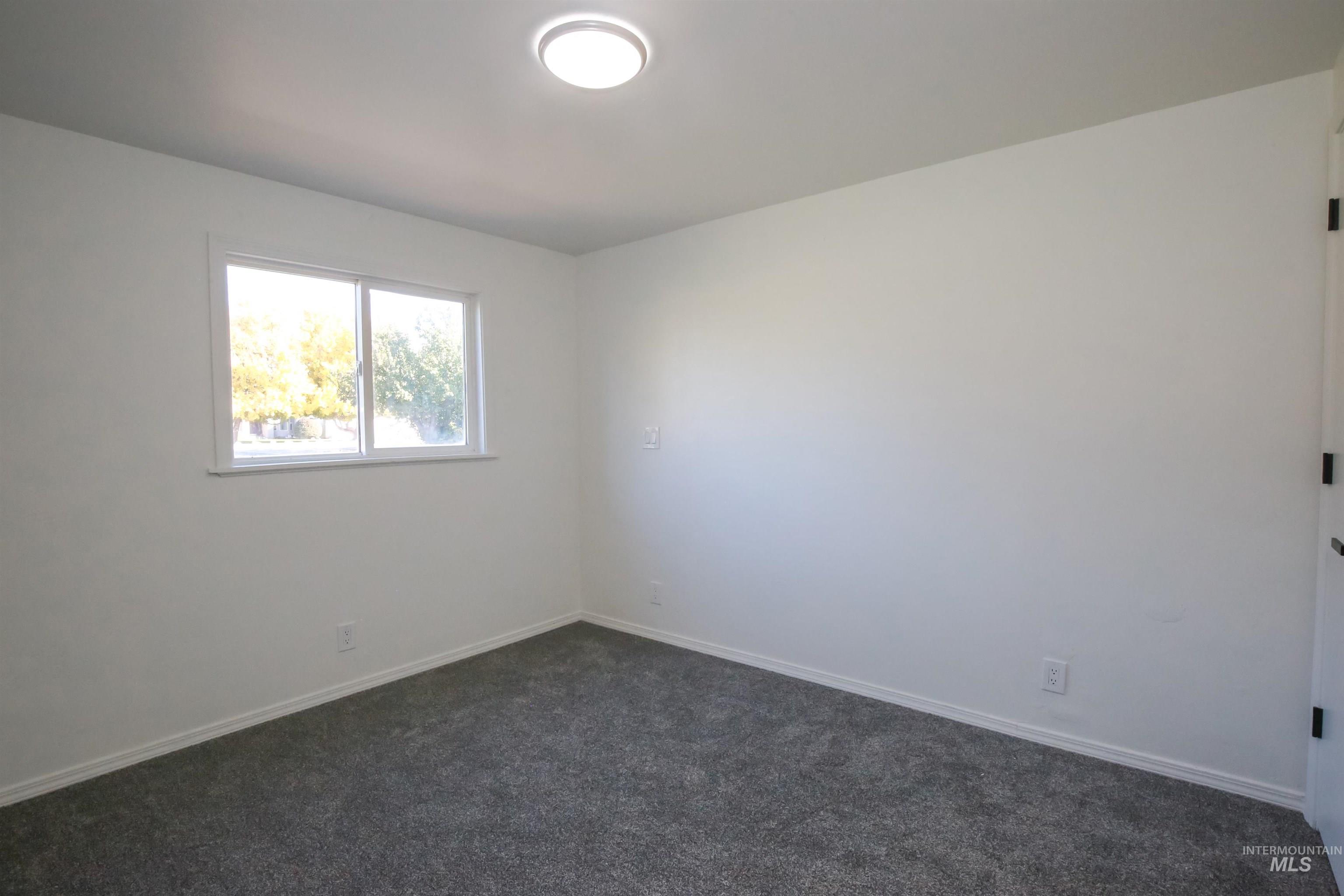 1817 Laurel Drive, Ontario, Oregon 97914, 6 Bedrooms, 5 Bathrooms, Residential For Sale, Price $499,900, 98926673