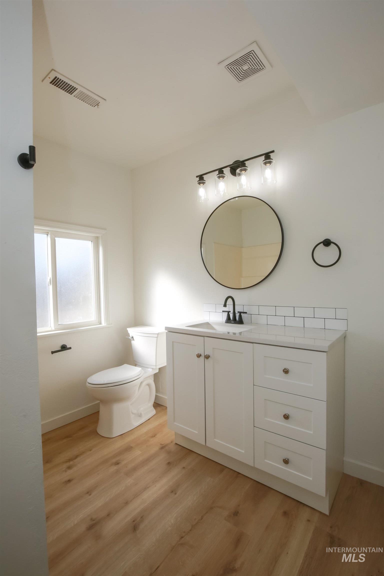 1817 Laurel Drive, Ontario, Oregon 97914, 6 Bedrooms, 5 Bathrooms, Residential For Sale, Price $499,900, 98926673