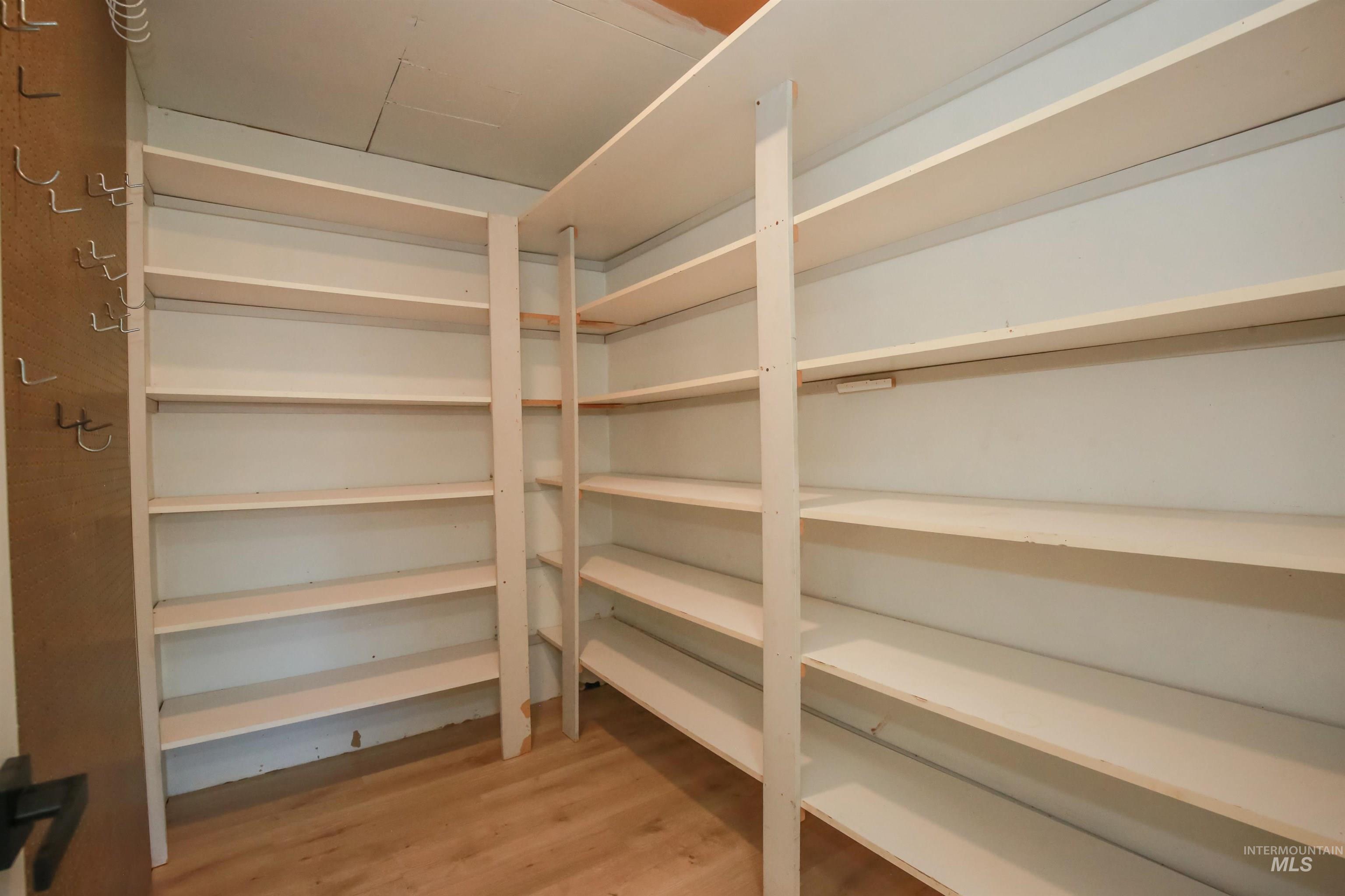 1817 Laurel Drive, Ontario, Oregon 97914, 6 Bedrooms, 5 Bathrooms, Residential For Sale, Price $499,900, 98926673