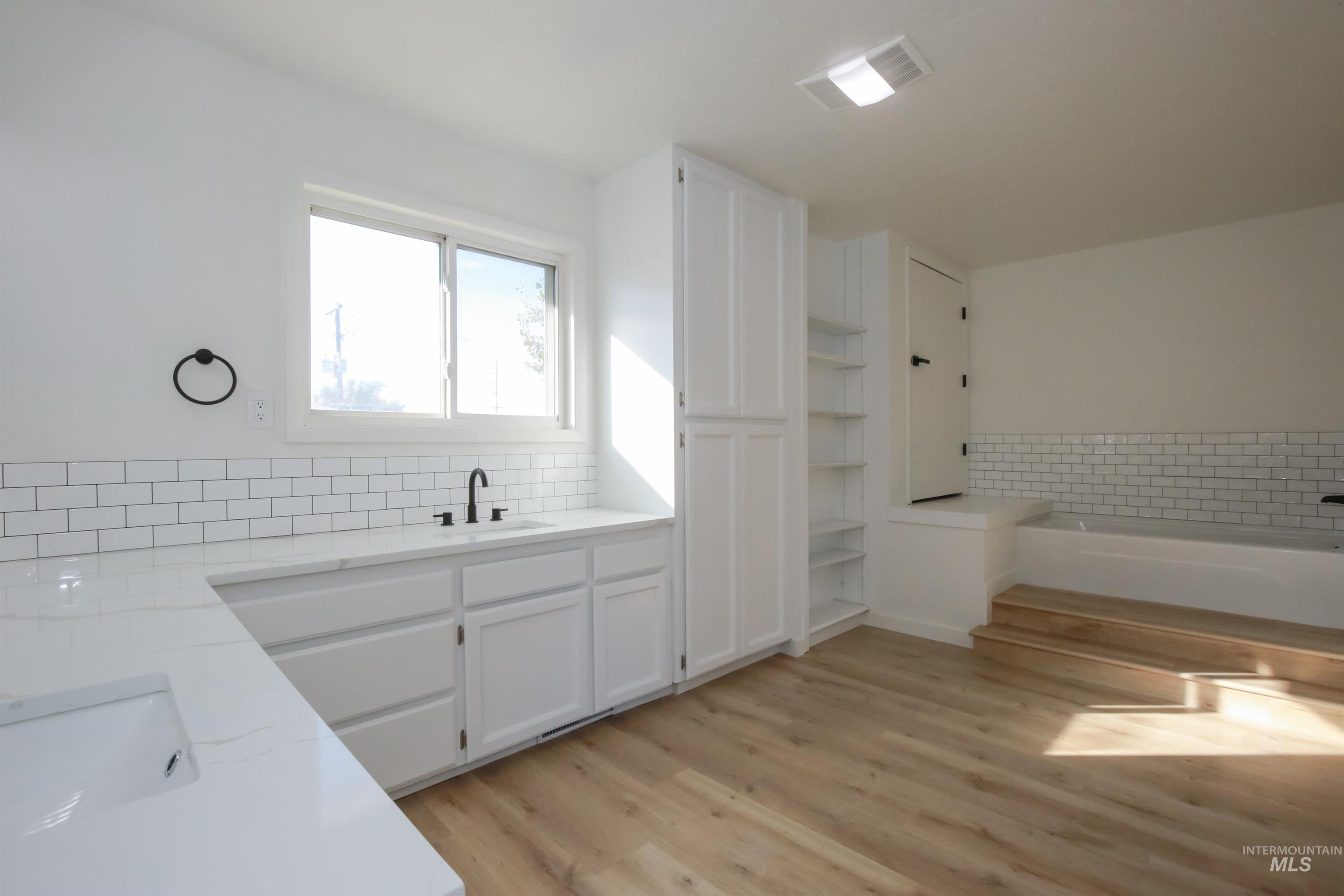 1817 Laurel Drive, Ontario, Oregon 97914, 6 Bedrooms, 5 Bathrooms, Residential For Sale, Price $499,900, 98926673