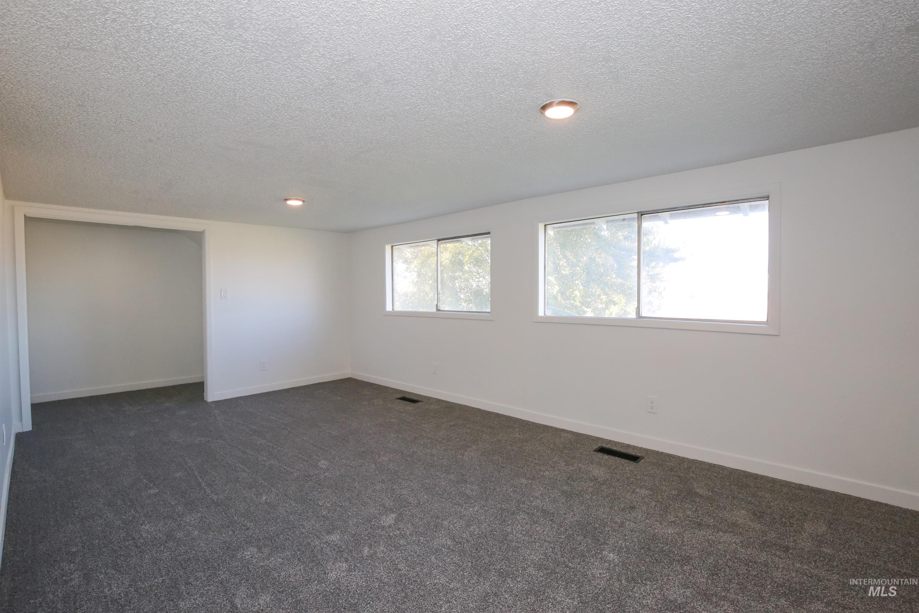 1817 Laurel Drive, Ontario, Oregon 97914, 6 Bedrooms, 5 Bathrooms, Residential For Sale, Price $499,900, 98926673