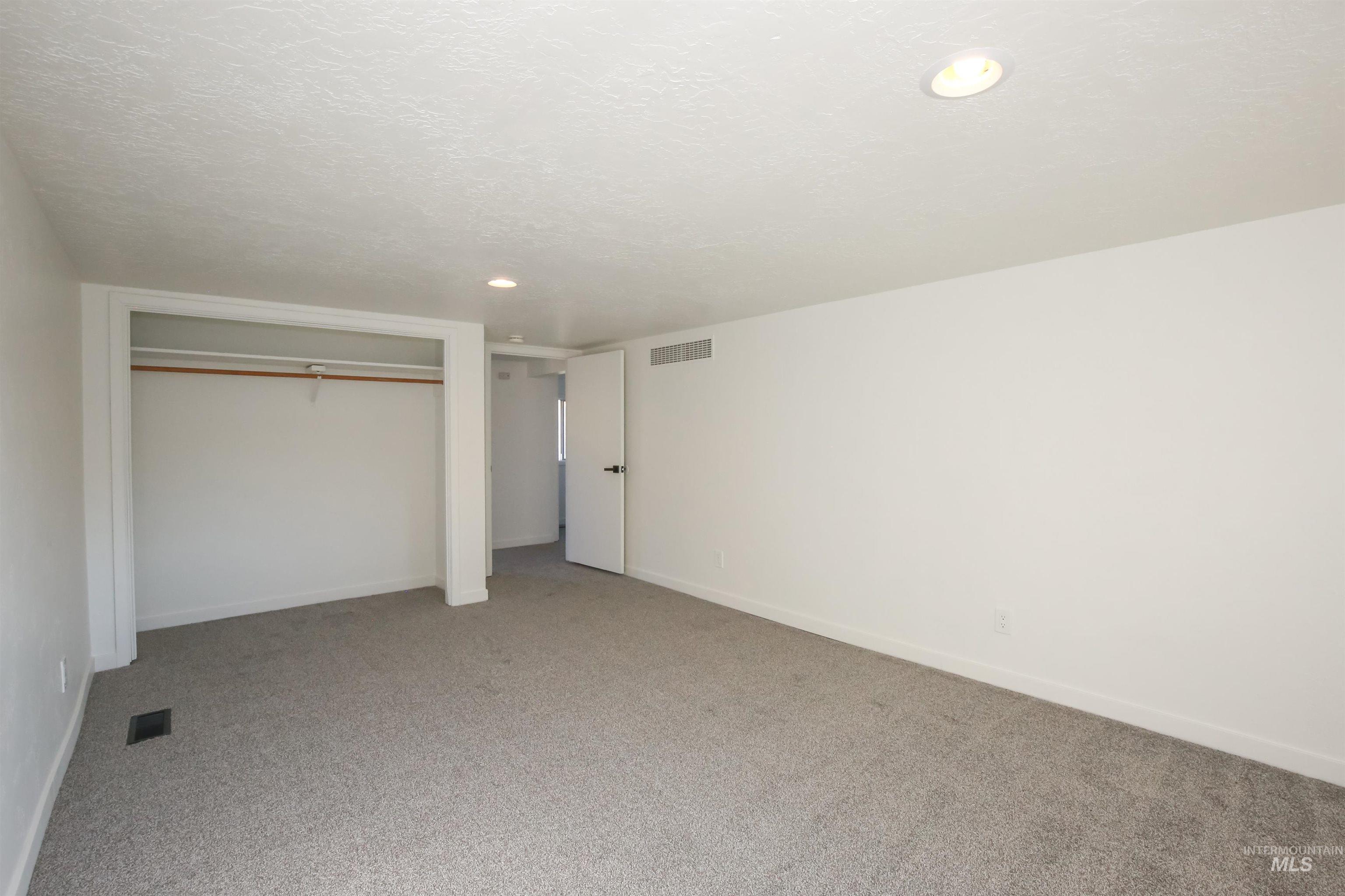 1817 Laurel Drive, Ontario, Oregon 97914, 6 Bedrooms, 5 Bathrooms, Residential For Sale, Price $499,900, 98926673