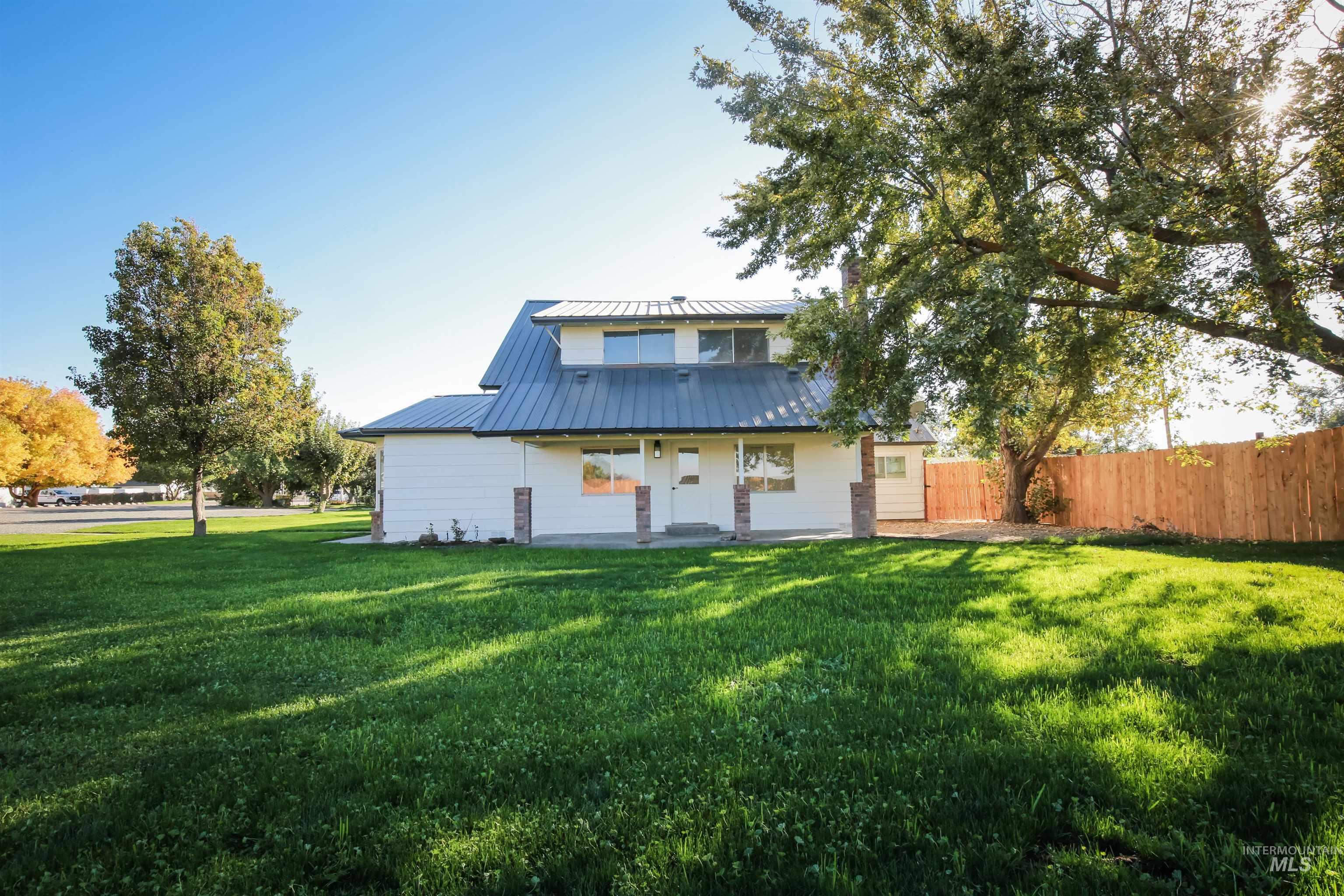 1817 Laurel Drive, Ontario, Oregon 97914, 6 Bedrooms, 5 Bathrooms, Residential For Sale, Price $499,900, 98926673