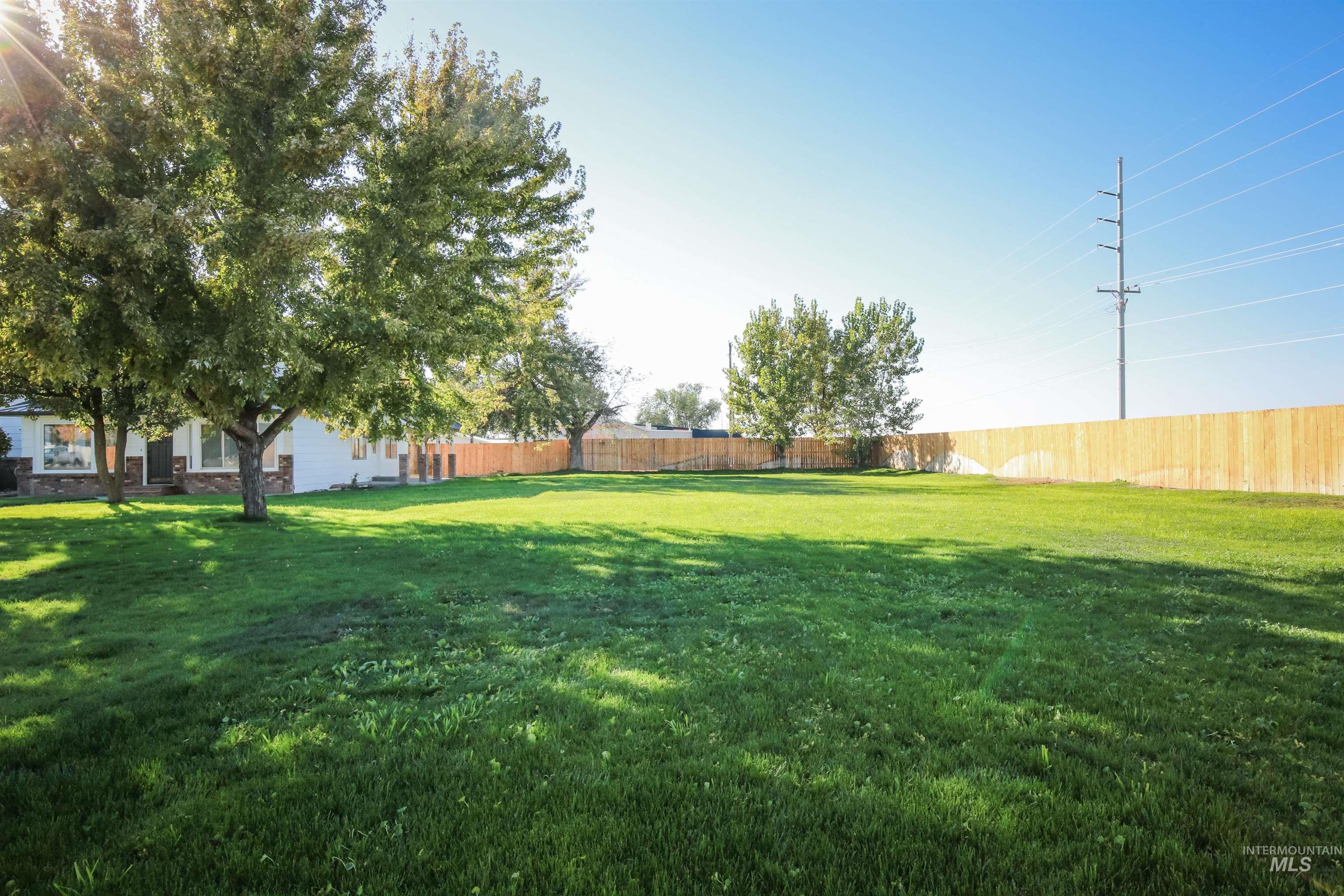 1817 Laurel Drive, Ontario, Oregon 97914, 6 Bedrooms, 5 Bathrooms, Residential For Sale, Price $499,900, 98926673