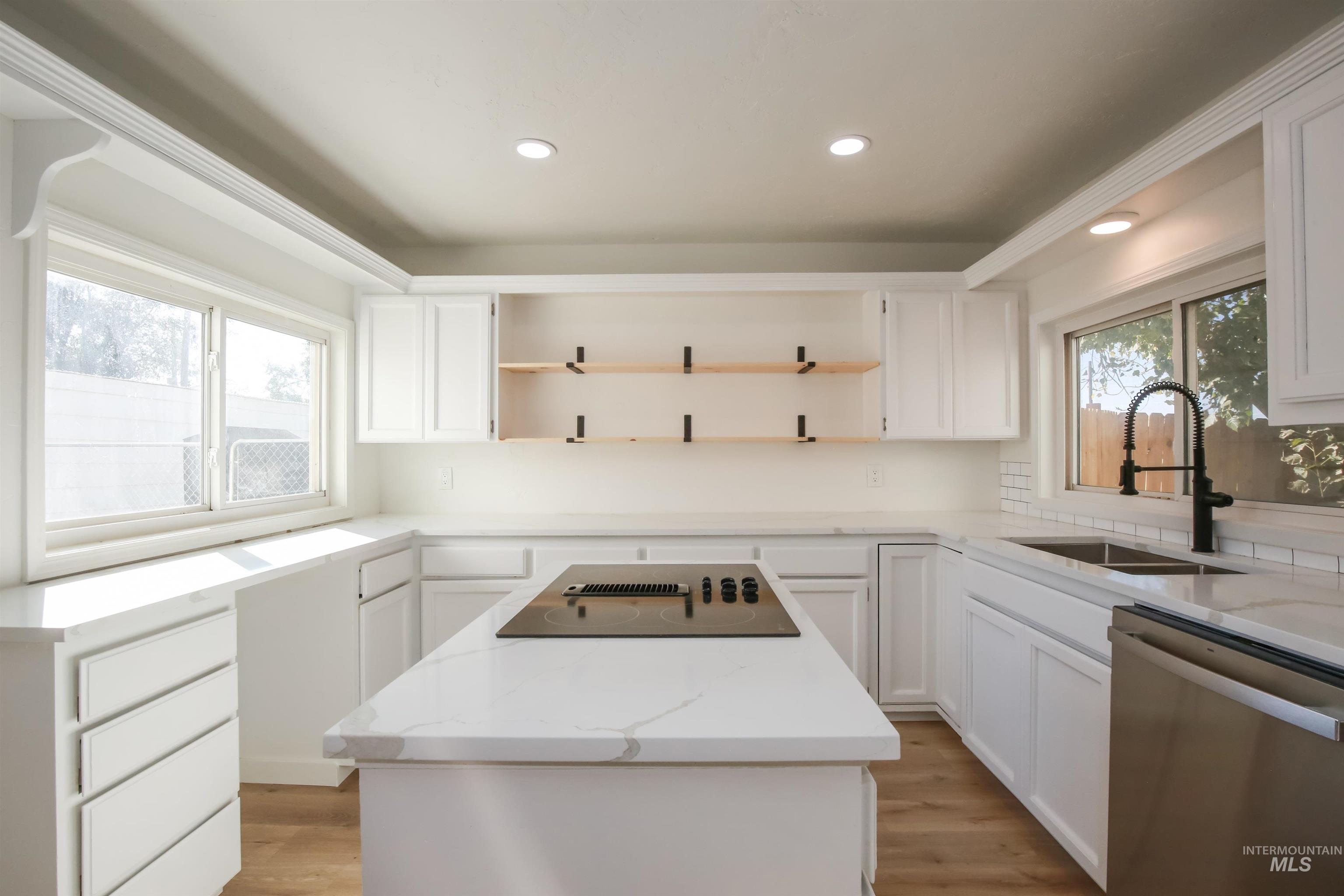 1817 Laurel Drive, Ontario, Oregon 97914, 6 Bedrooms, 5 Bathrooms, Residential For Sale, Price $499,900, 98926673