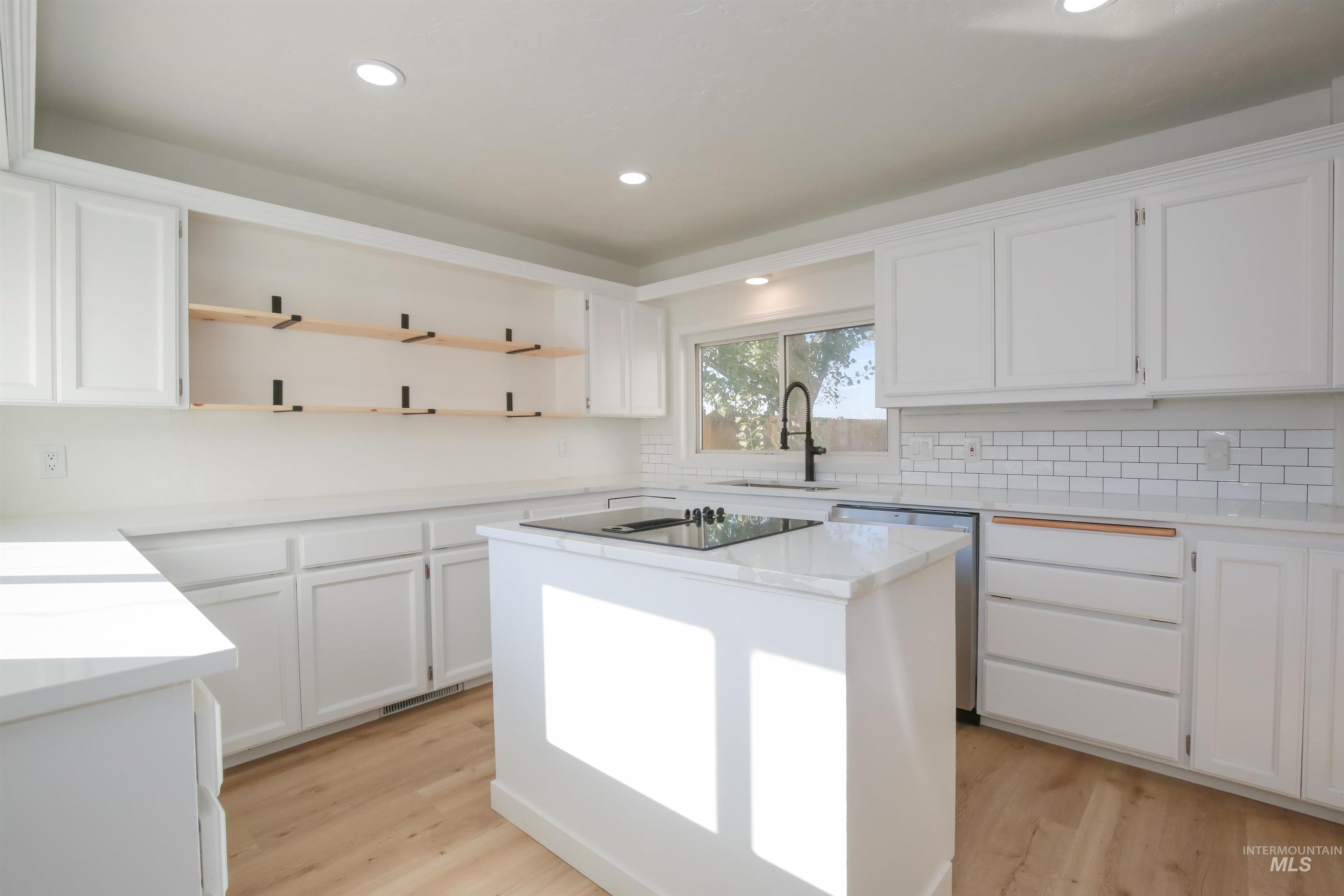 1817 Laurel Drive, Ontario, Oregon 97914, 6 Bedrooms, 5 Bathrooms, Residential For Sale, Price $499,900, 98926673