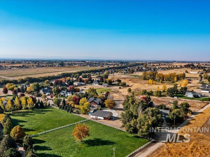 25915 Weeping Willow St, Middleton, Idaho 83644, 5 Bedrooms, 3.5 Bathrooms, Residential For Sale, Price $1,275,000,MLS 98926836