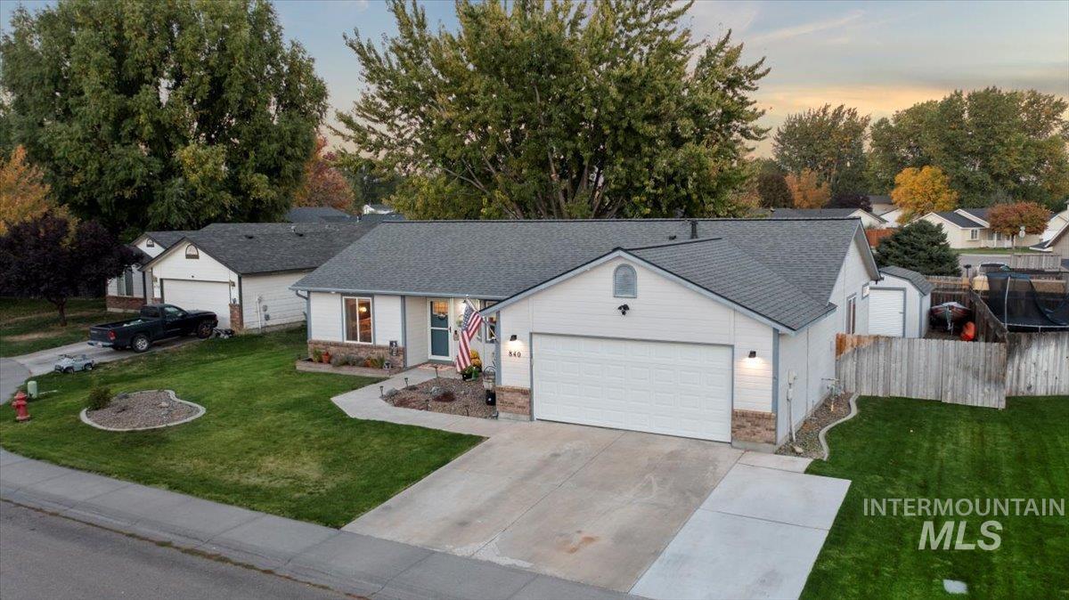 840 Willow Dr, Mountain Home, Idaho 83647-3664, 3 Bedrooms, 2 Bathrooms, Residential For Sale, Price $345,000,MLS 98926875