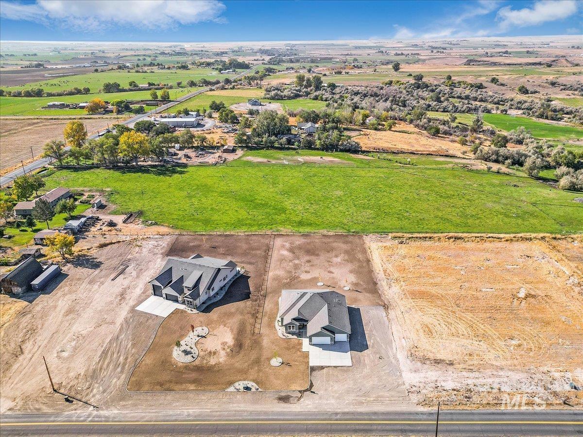 4211 N 1325 E, Buhl, Idaho 83316, 4 Bedrooms, 3 Bathrooms, Residential For Sale, Price $695,000,MLS 98926975