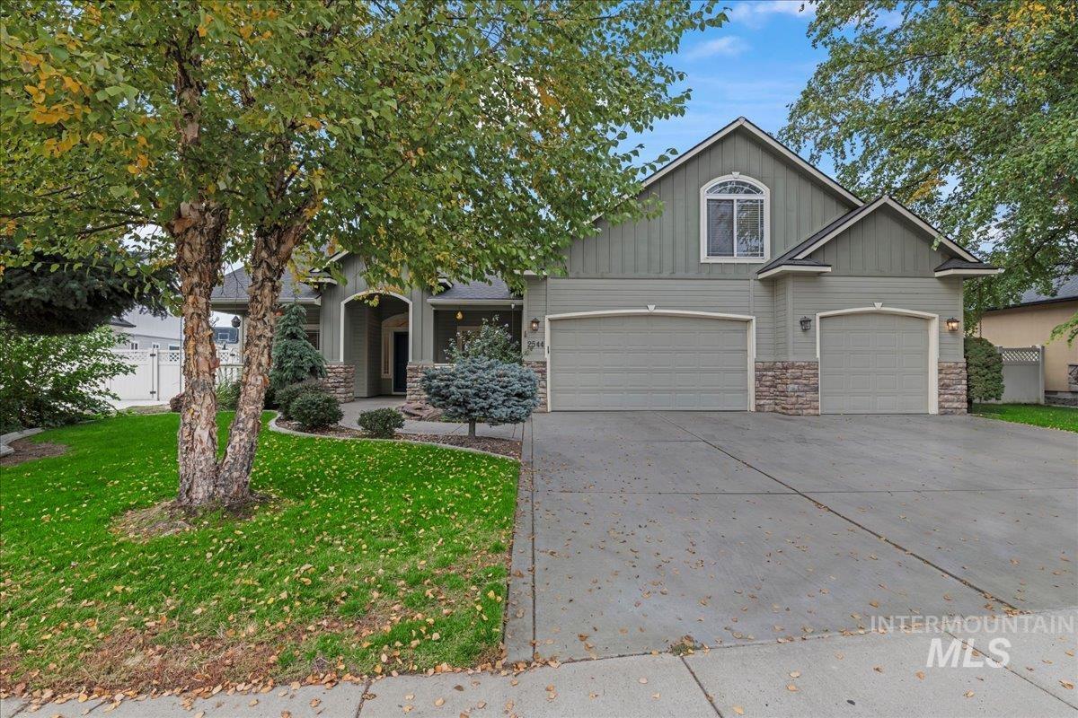 2544 W Teano, Meridian, Idaho 83646, 4 Bedrooms, 3 Bathrooms, Residential For Sale, Price $619,900,MLS 98927049