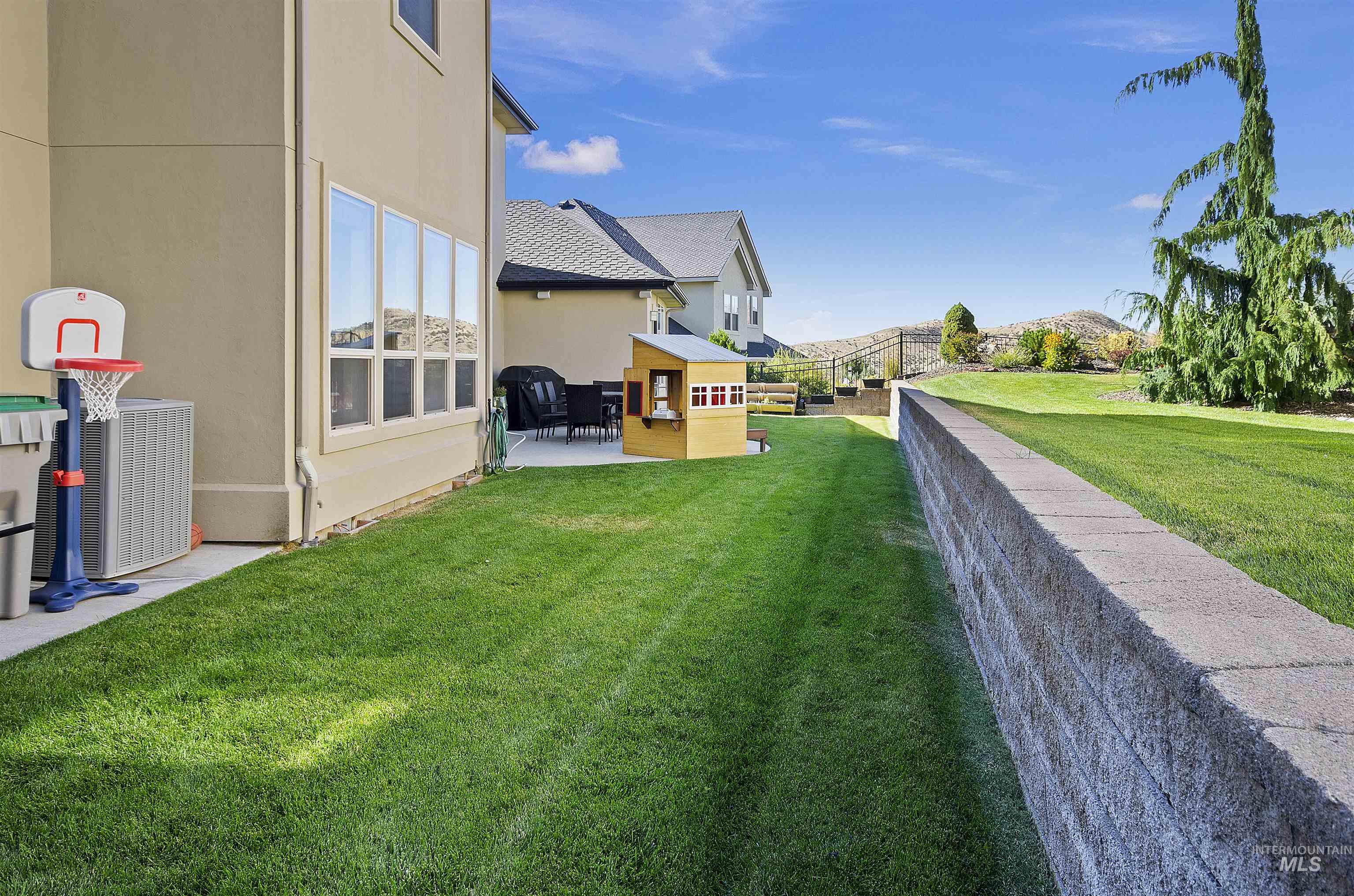 5477 N Quail Summit Pl, Boise, Idaho 83703, 5 Bedrooms, 4 Bathrooms, Residential For Sale, Price $1,350,000, 98927063