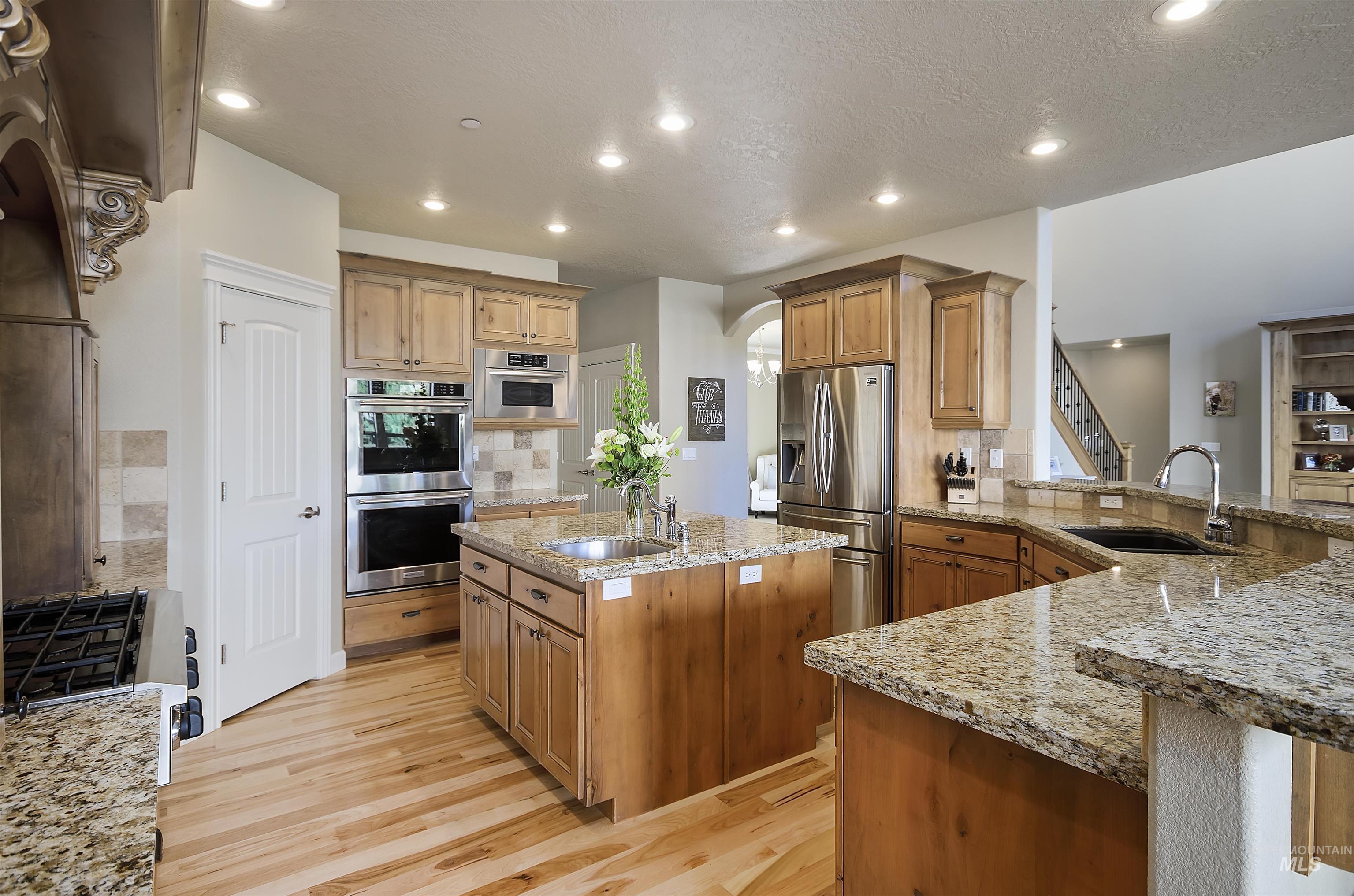 5477 N Quail Summit Pl, Boise, Idaho 83703, 5 Bedrooms, 4 Bathrooms, Residential For Sale, Price $1,350,000, 98927063