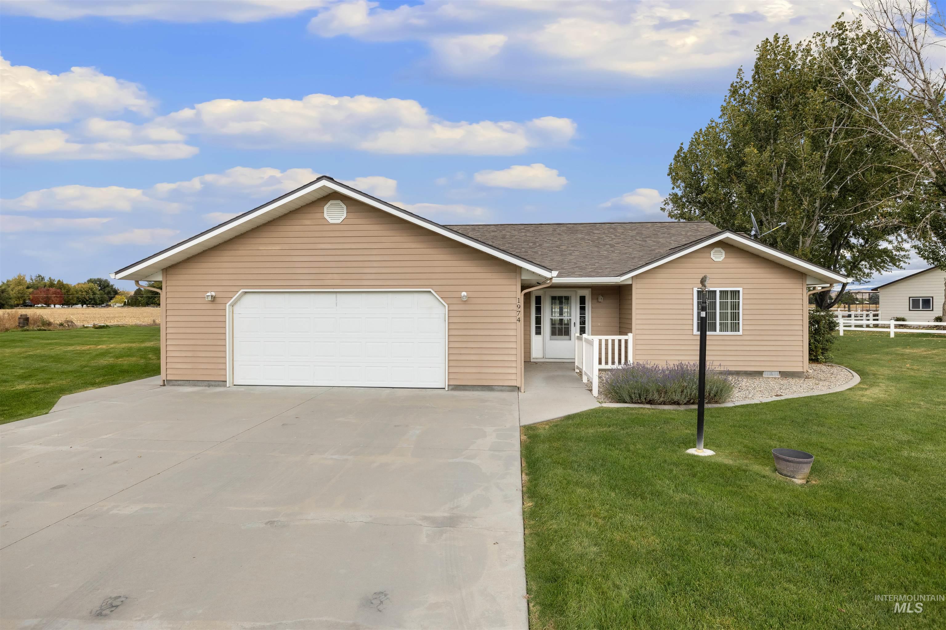 1974 Geneva Way, Emmett, Idaho 83617, 4 Bedrooms, 2.5 Bathrooms, Residential For Sale, Price $539,999,MLS 98927151