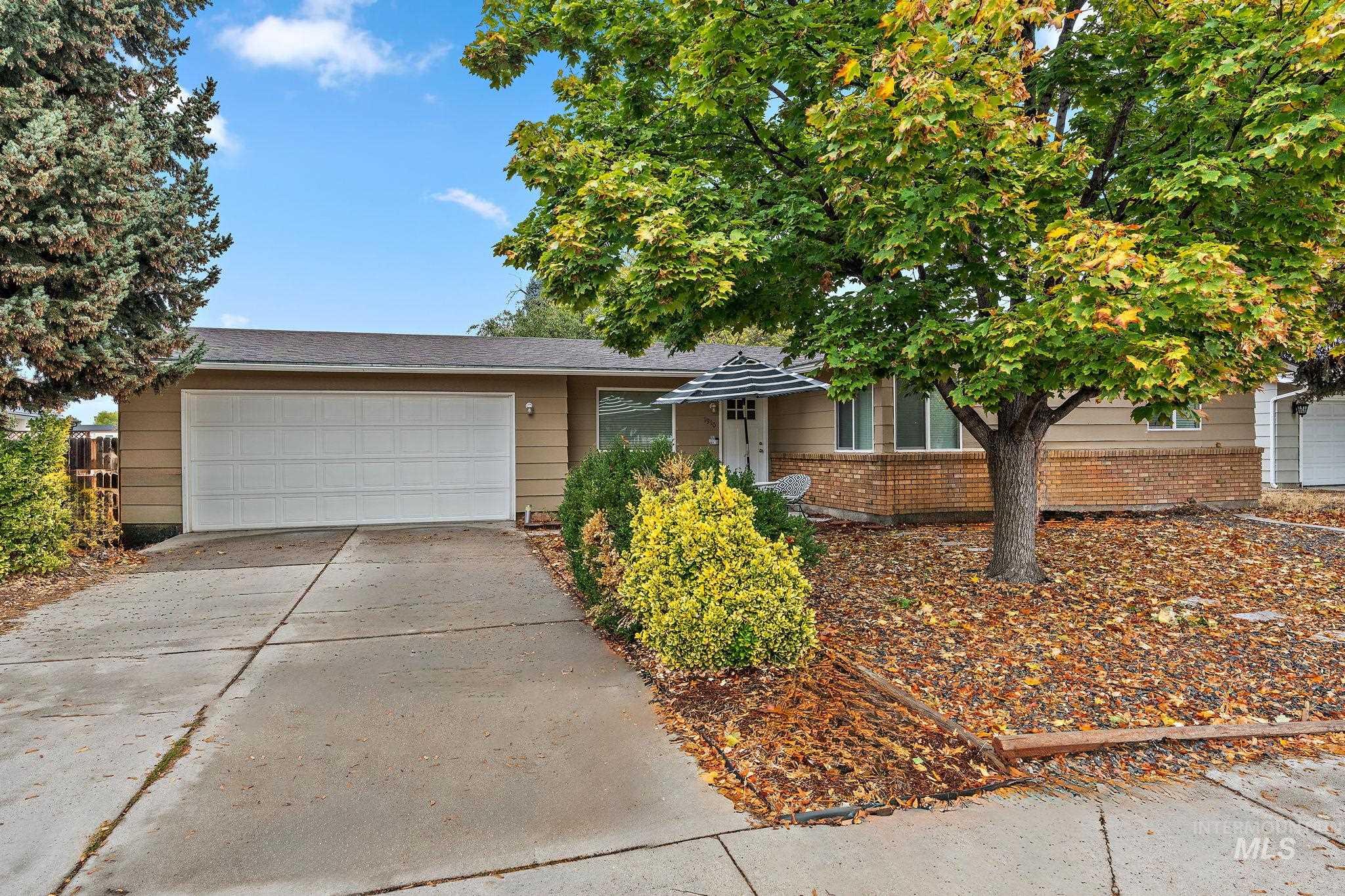 1910 N Crestmont Dr, Meridian, Idaho 83646, 3 Bedrooms, 1 Bathroom, Residential For Sale, Price $372,500,MLS 98927152