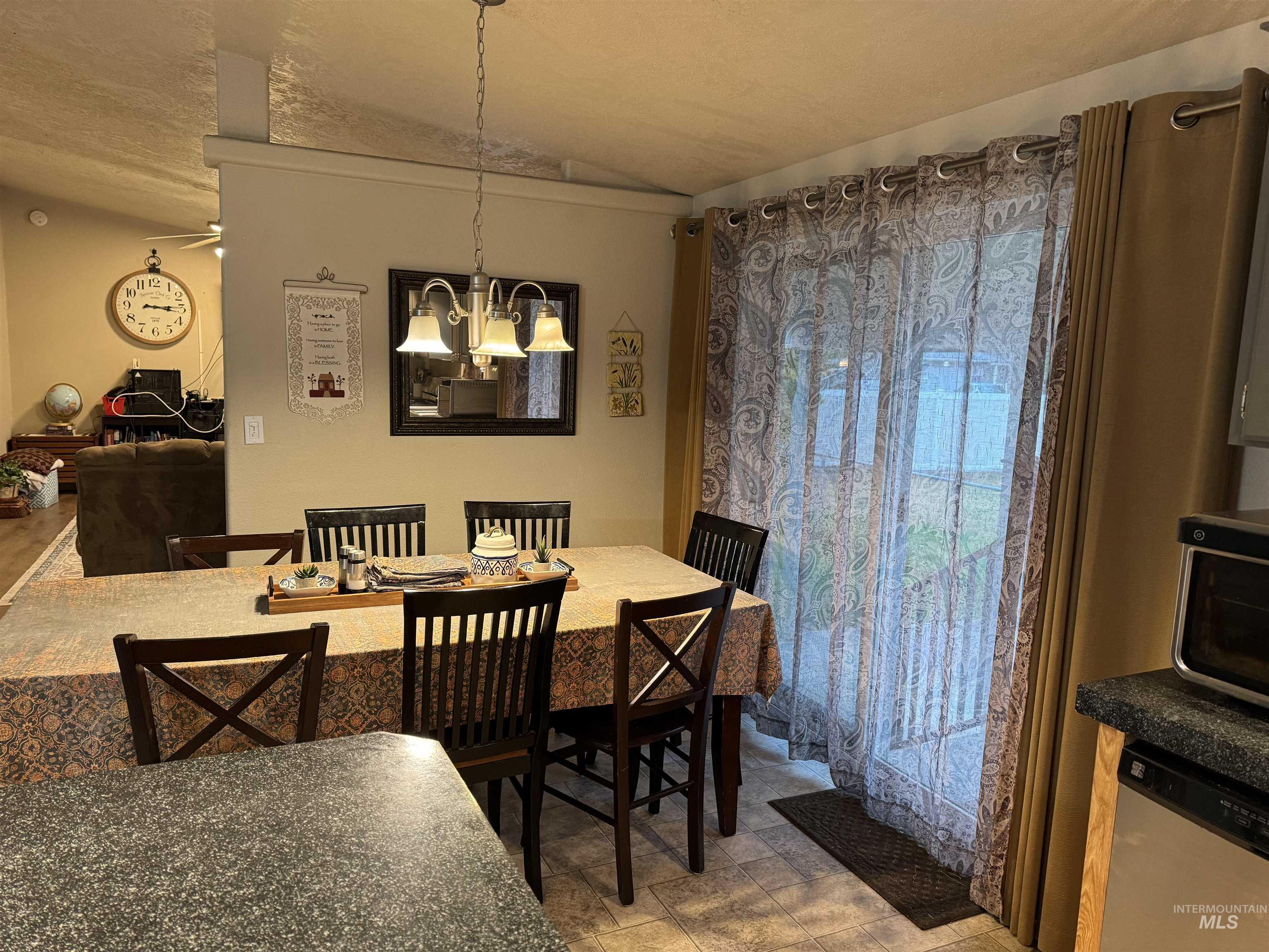 100 NW 16th S, Fruitland, Idaho 83619, 3 Bedrooms, 2 Bathrooms, Residential For Sale, Price $139,900, 98927162