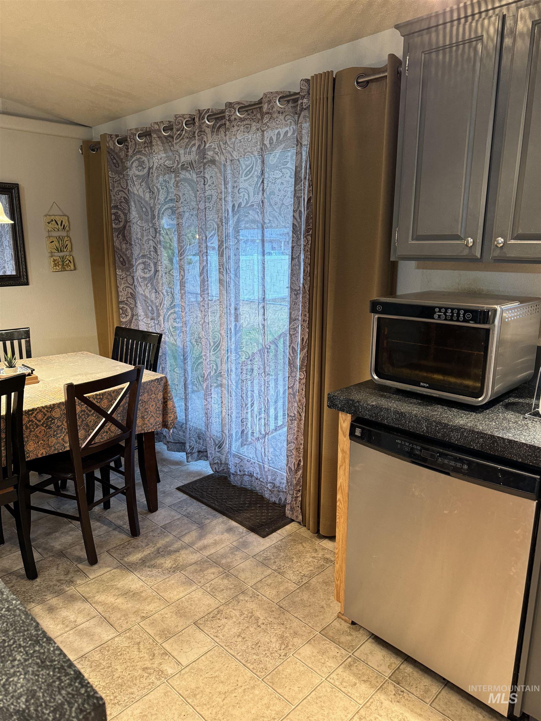 100 NW 16th S, Fruitland, Idaho 83619, 3 Bedrooms, 2 Bathrooms, Residential For Sale, Price $139,900, 98927162
