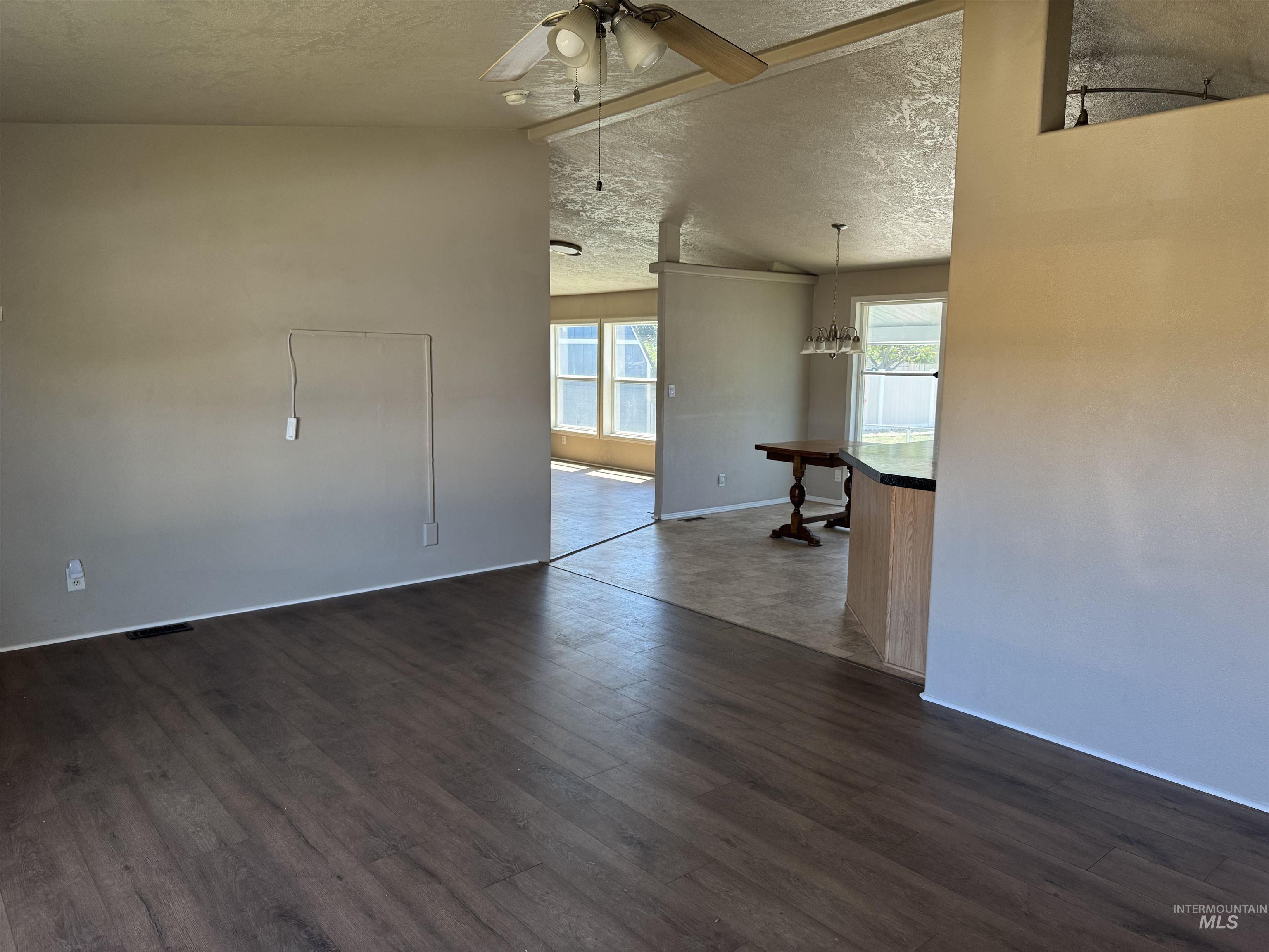 100 NW 16th S, Fruitland, Idaho 83619, 3 Bedrooms, 2 Bathrooms, Residential For Sale, Price $139,900, 98927162