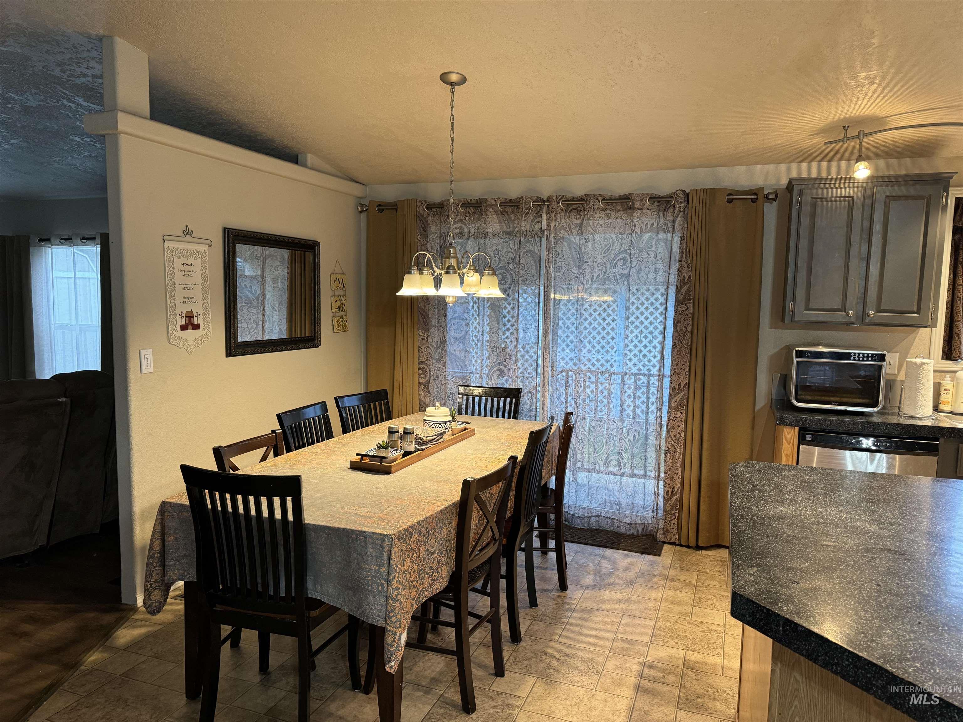 100 NW 16th S, Fruitland, Idaho 83619, 3 Bedrooms, 2 Bathrooms, Residential For Sale, Price $139,900, 98927162