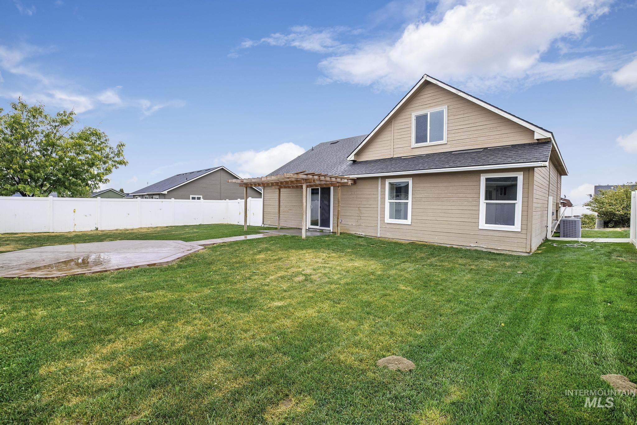 798 Gregory Way, Twin Falls, Idaho 83301-8556, 3 Bedrooms, 2.5 Bathrooms, Residential For Sale, Price $395,000,MLS 98927201