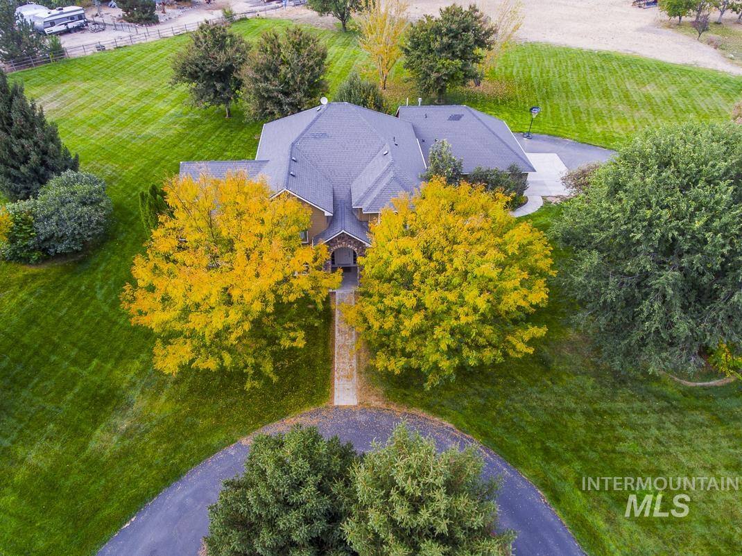 4415 Gunsmoke Lane, Nampa, Idaho 83686, 4 Bedrooms, 2.5 Bathrooms, Residential For Sale, Price $849,900,MLS 98927216