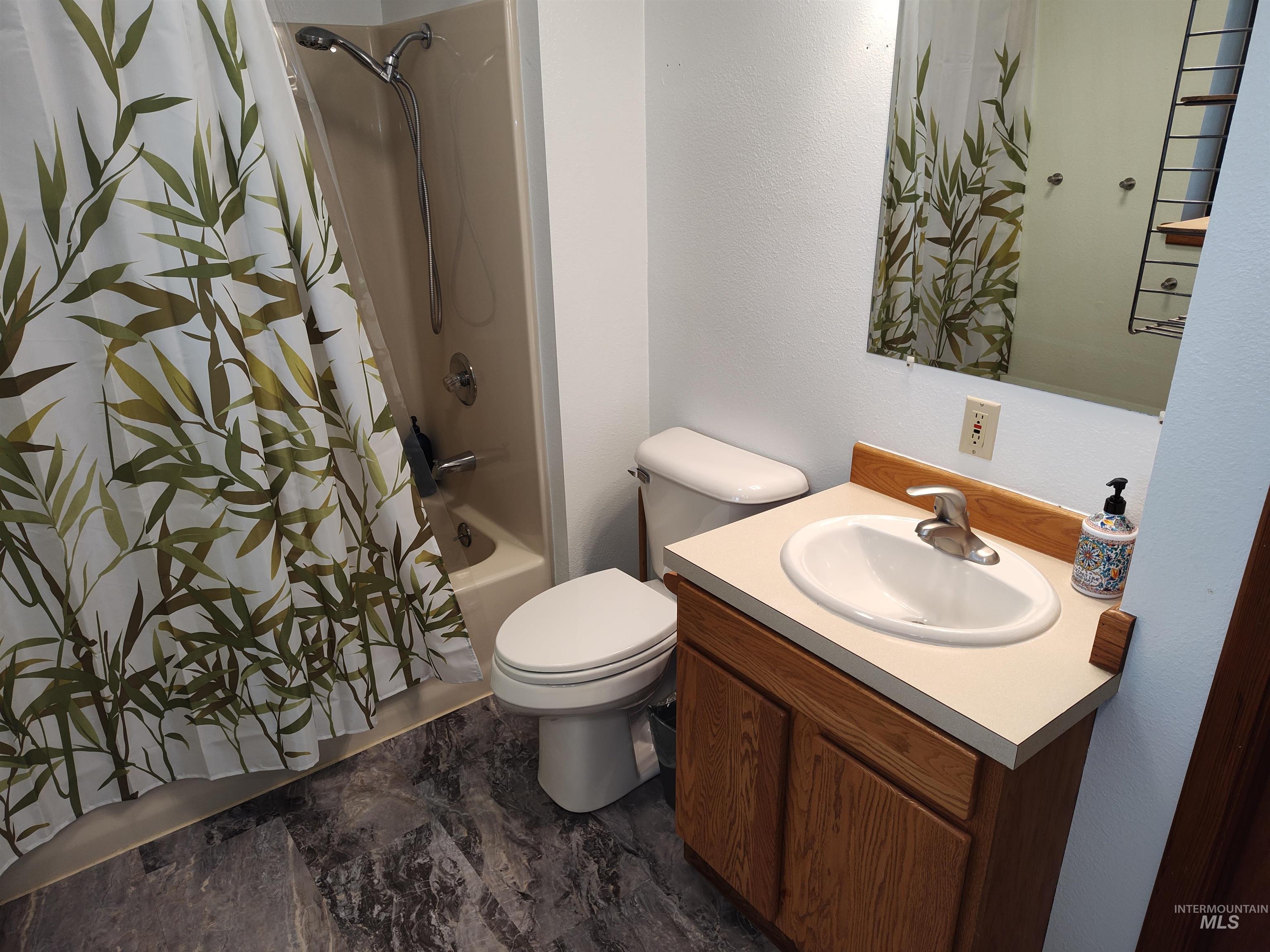 28 Red Barn Lane, Grangeville, Idaho 83530, 3 Bedrooms, 3 Bathrooms, Residential For Sale, Price $649,000, 98927294