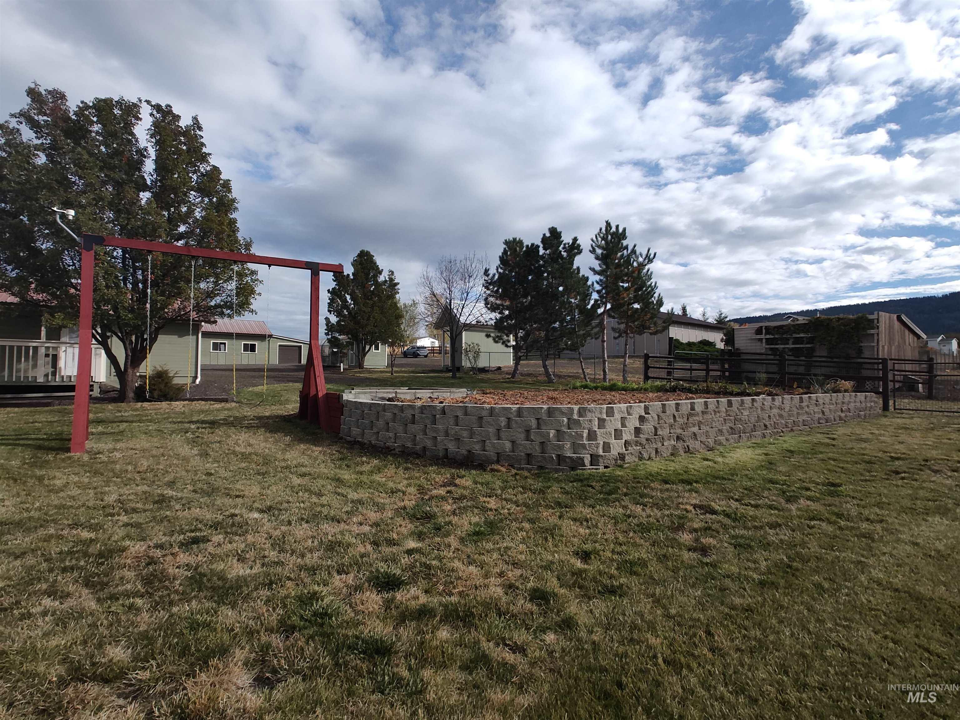 28 Red Barn Lane, Grangeville, Idaho 83530, 3 Bedrooms, 3 Bathrooms, Residential For Sale, Price $649,000, 98927294