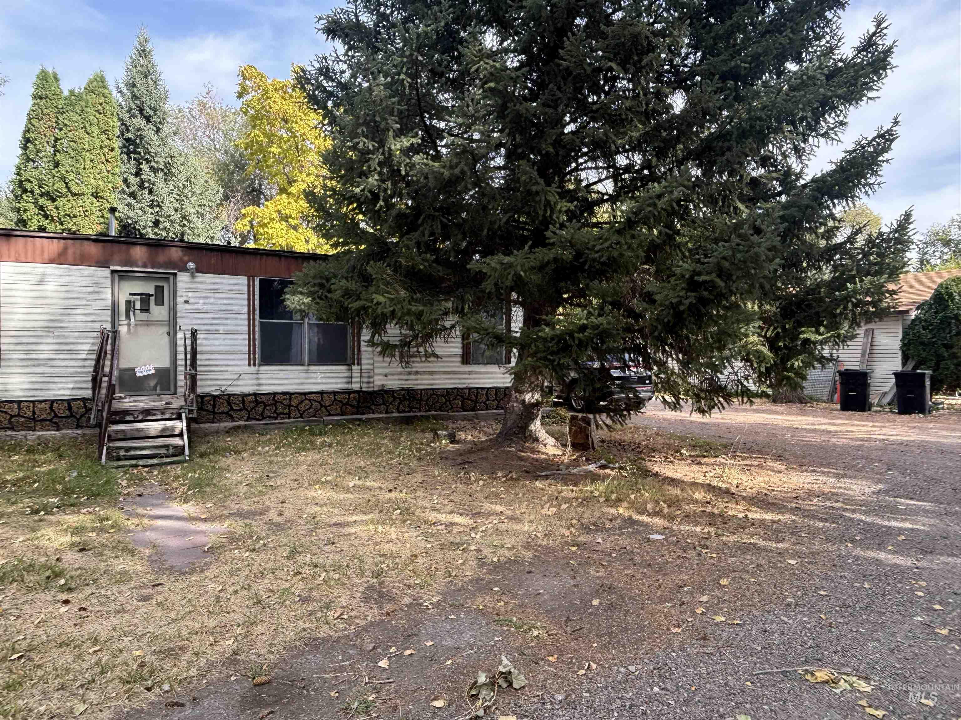 303 Hansen Ave., Burley, Idaho 83318, 3 Bedrooms, 1 Bathroom, Residential For Sale, Price $220,000,MLS 98927412