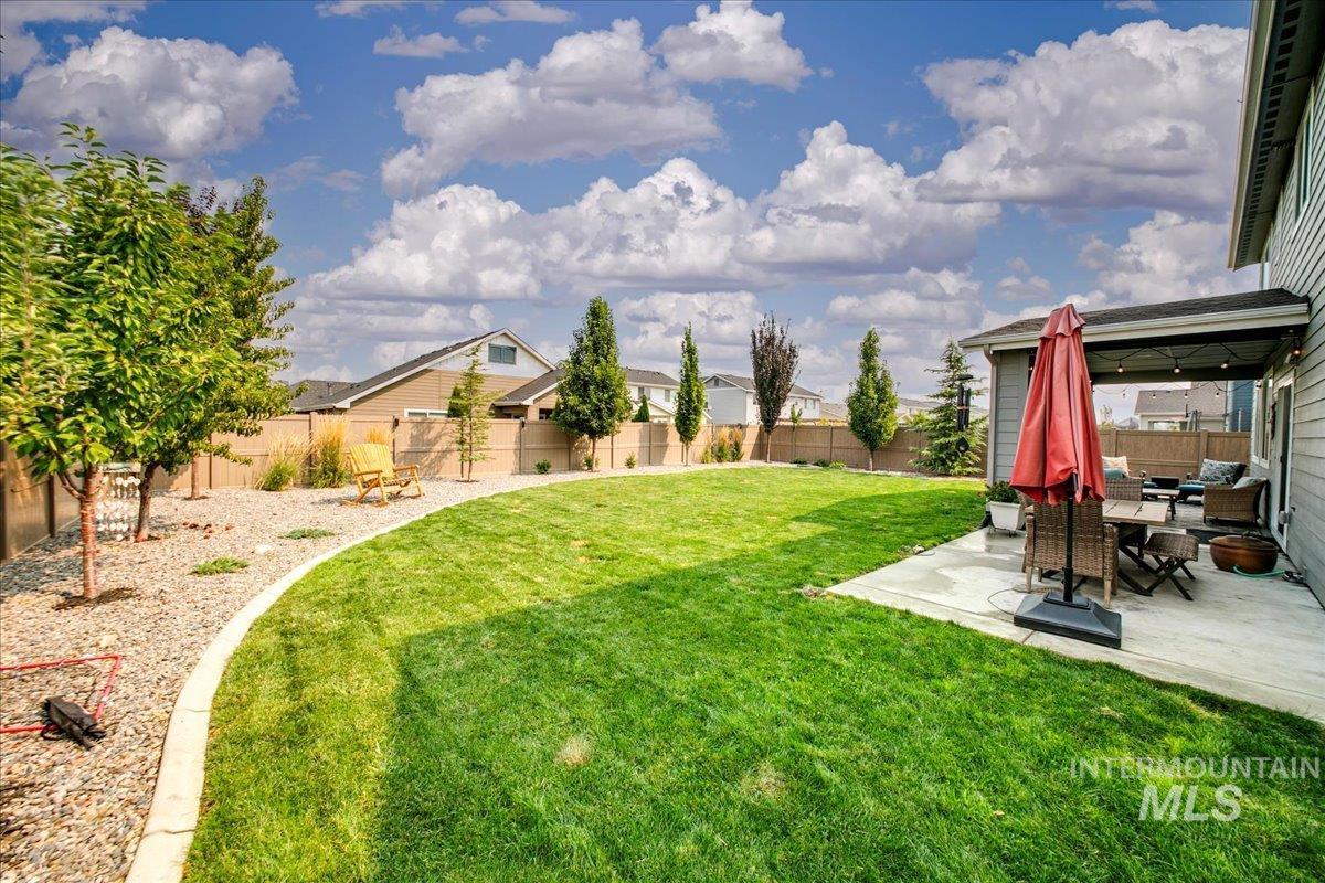 3802 E Huntly, Meridian, Idaho 83642, 4 Bedrooms, 3.5 Bathrooms, Residential For Sale, Price $675,000,MLS 98927418