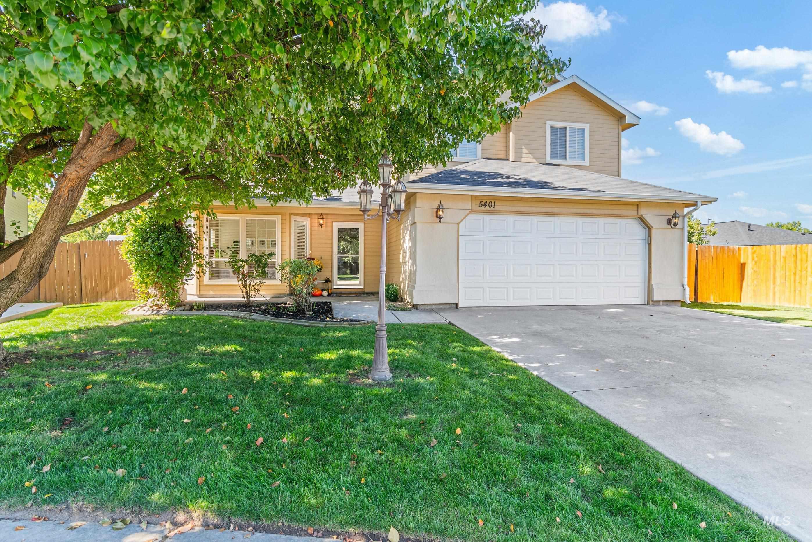 5401 N Rosepoint Way, Boise, Idaho 83713, 3 Bedrooms, 2.5 Bathrooms, Residential For Sale, Price $450,000,MLS 98927472